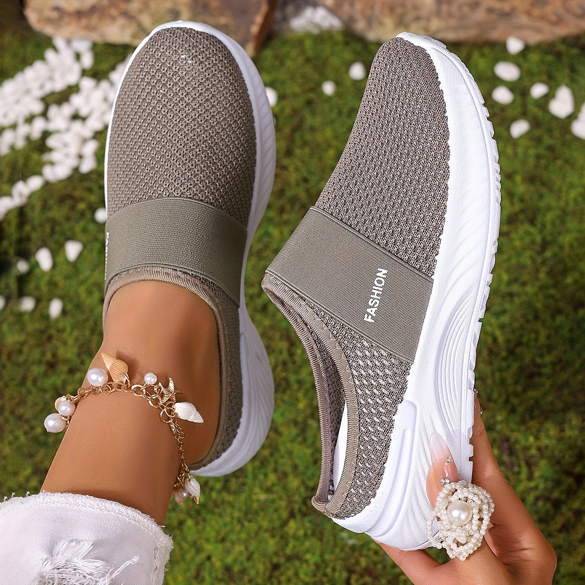 Women's White Large Mesh Slip-On Casual Sports Shoes for Summer and Beach
