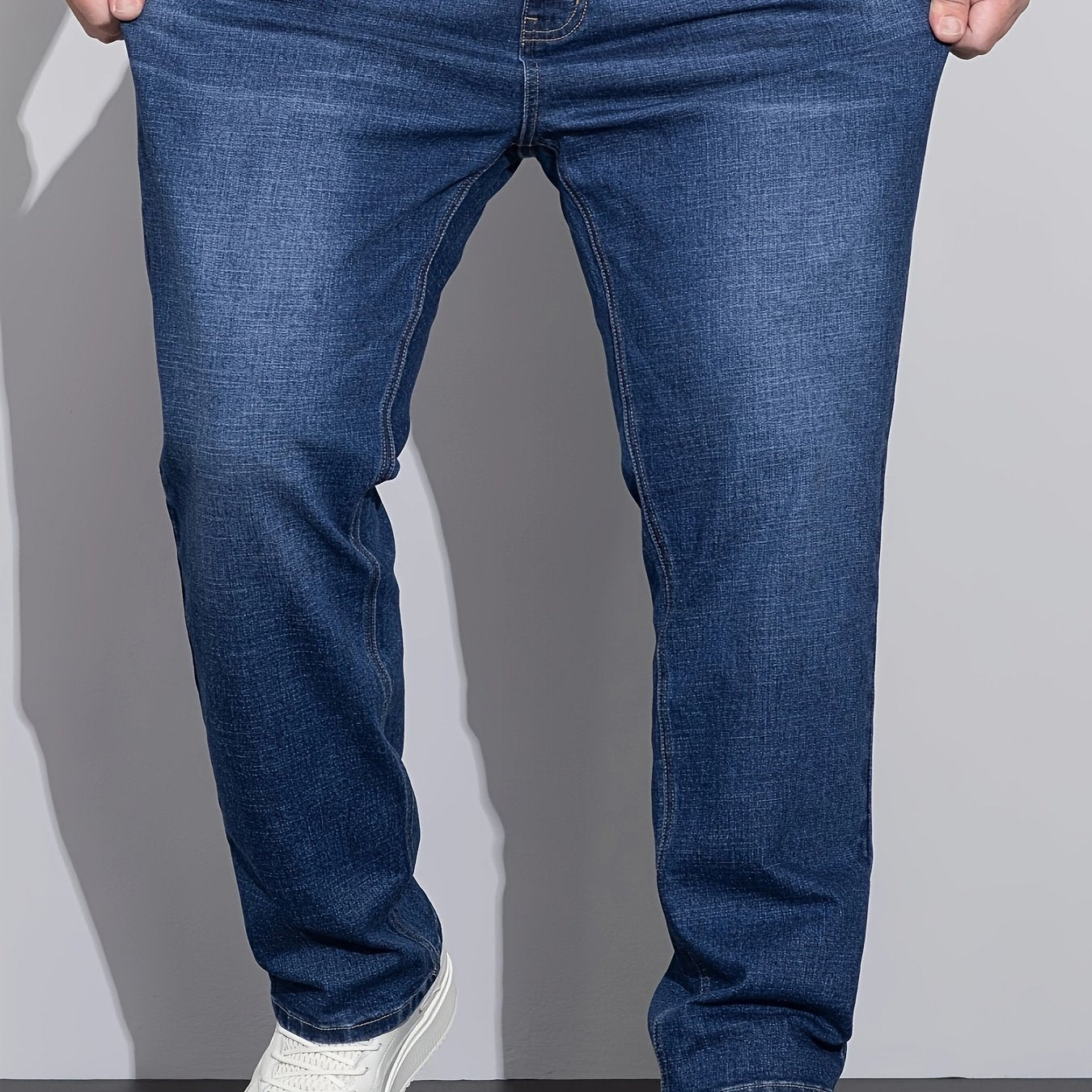 Erkaklar uchun plussiz o'lchamdagi paxta aralashgan jinsilar, oddiy moslashuv, qulay cho'ziladigan denim, bir rangda va yengil yuvilgan. Klassik 5 cho'ntak dizayni, mustahkam va namni so'radigan. O'smirlar uchun mos.