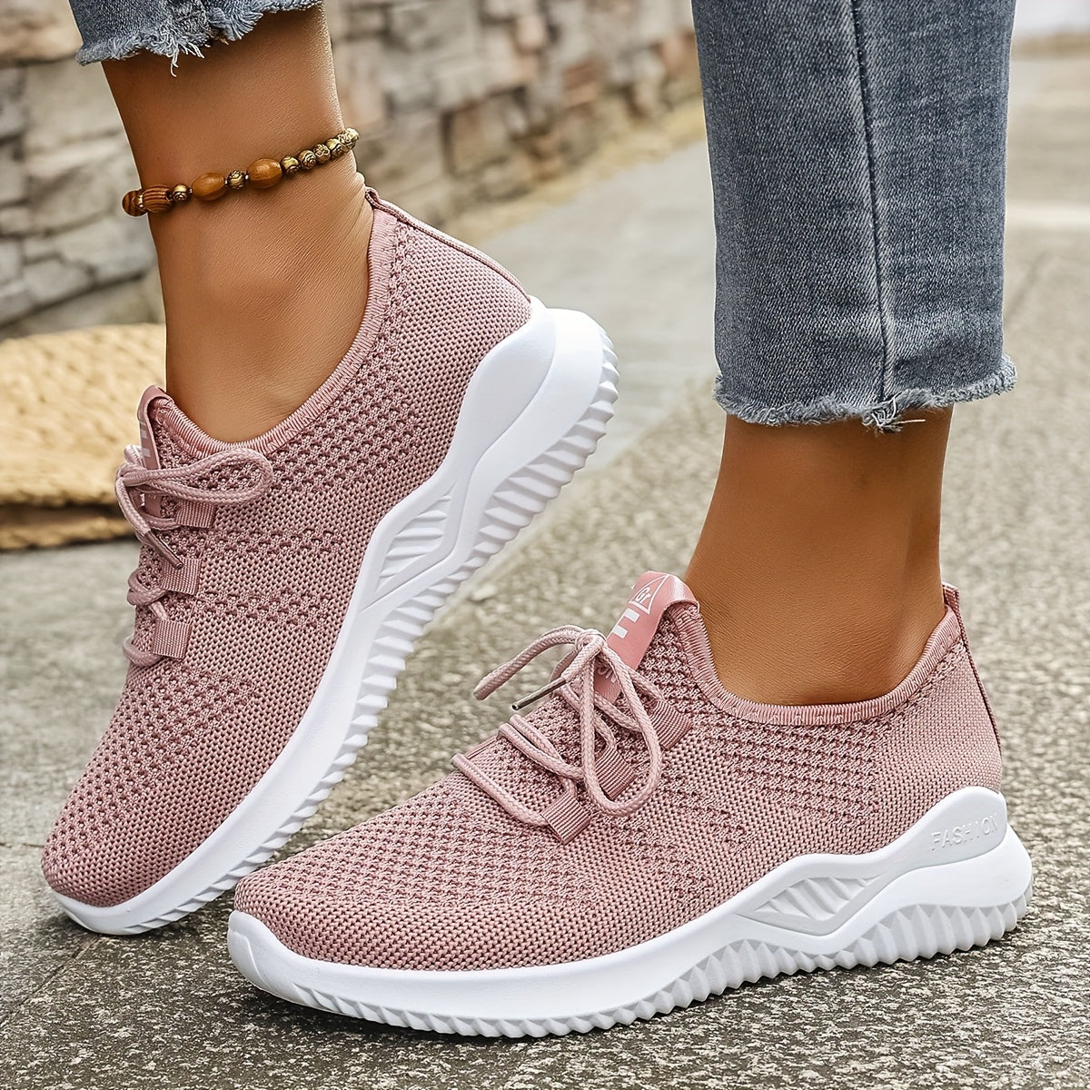 Ayollar uchun kundalik sport poyabzali, teridan bo‘yalgan, lentalar bilan bog‘lanadigan ayollar uchun barcha mavsumlarga mos sneakers