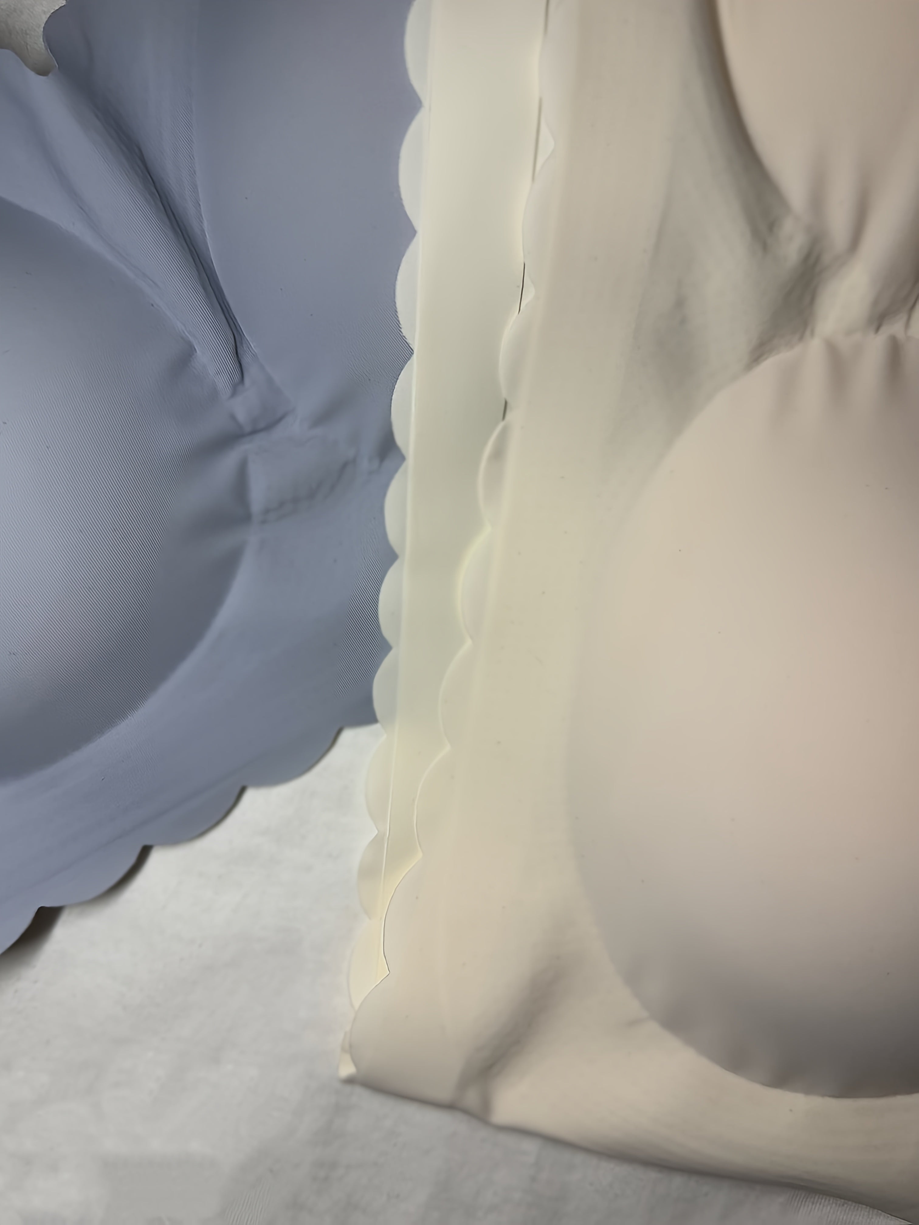 Women's Seamless Nylon-Elastane Sports Bras with Ruffled Edges and V-Neck