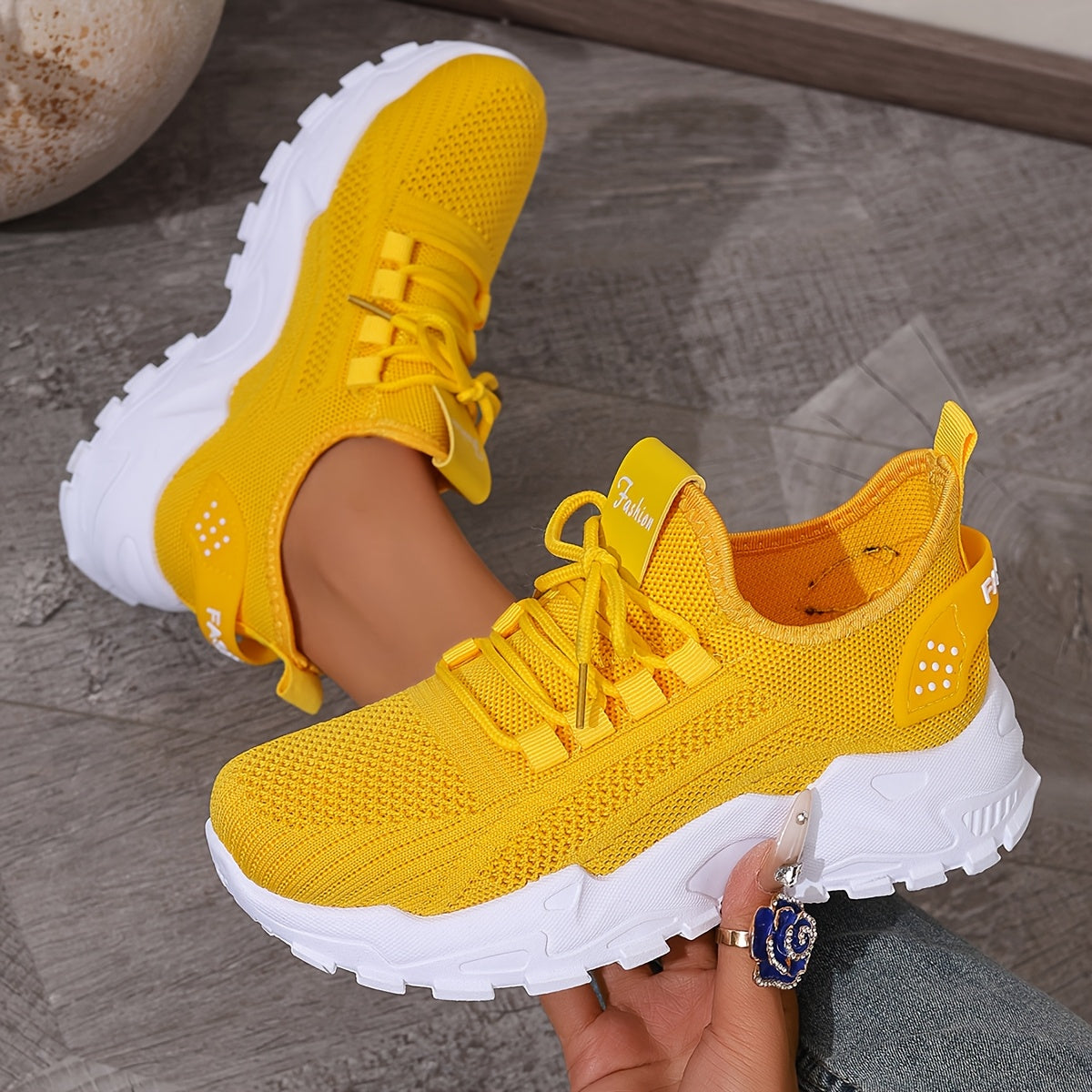 Ladies Casual Shoes Light Soft Sole White Travel Walking Sneakers