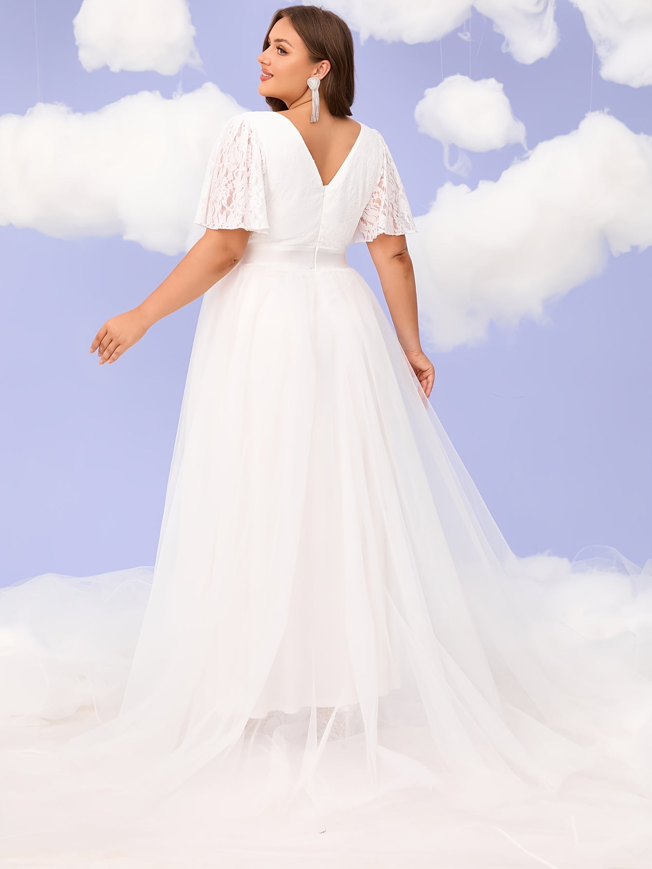 Plus Size Black V-Neck Maxi Dress with Short Sleeves and Lace for Formal Events