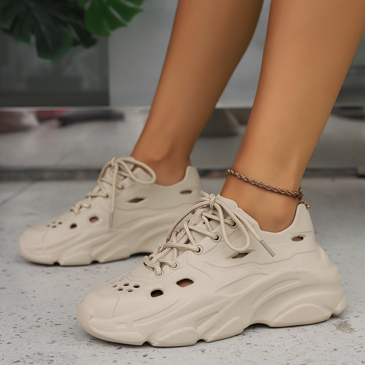 Women's Solid Color Platform Clogs Casual Hollow Out Lace Up Shoes