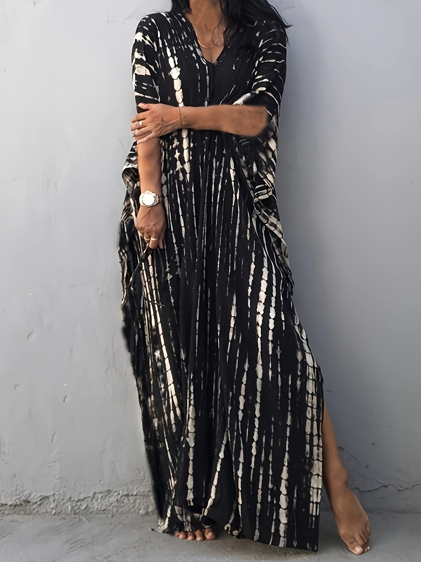 Платье-кафтан в стиле бохо большого размера с контрастными черно-белыми блоками и V-образным вырезом, свободного кроя, с короткими рукавами