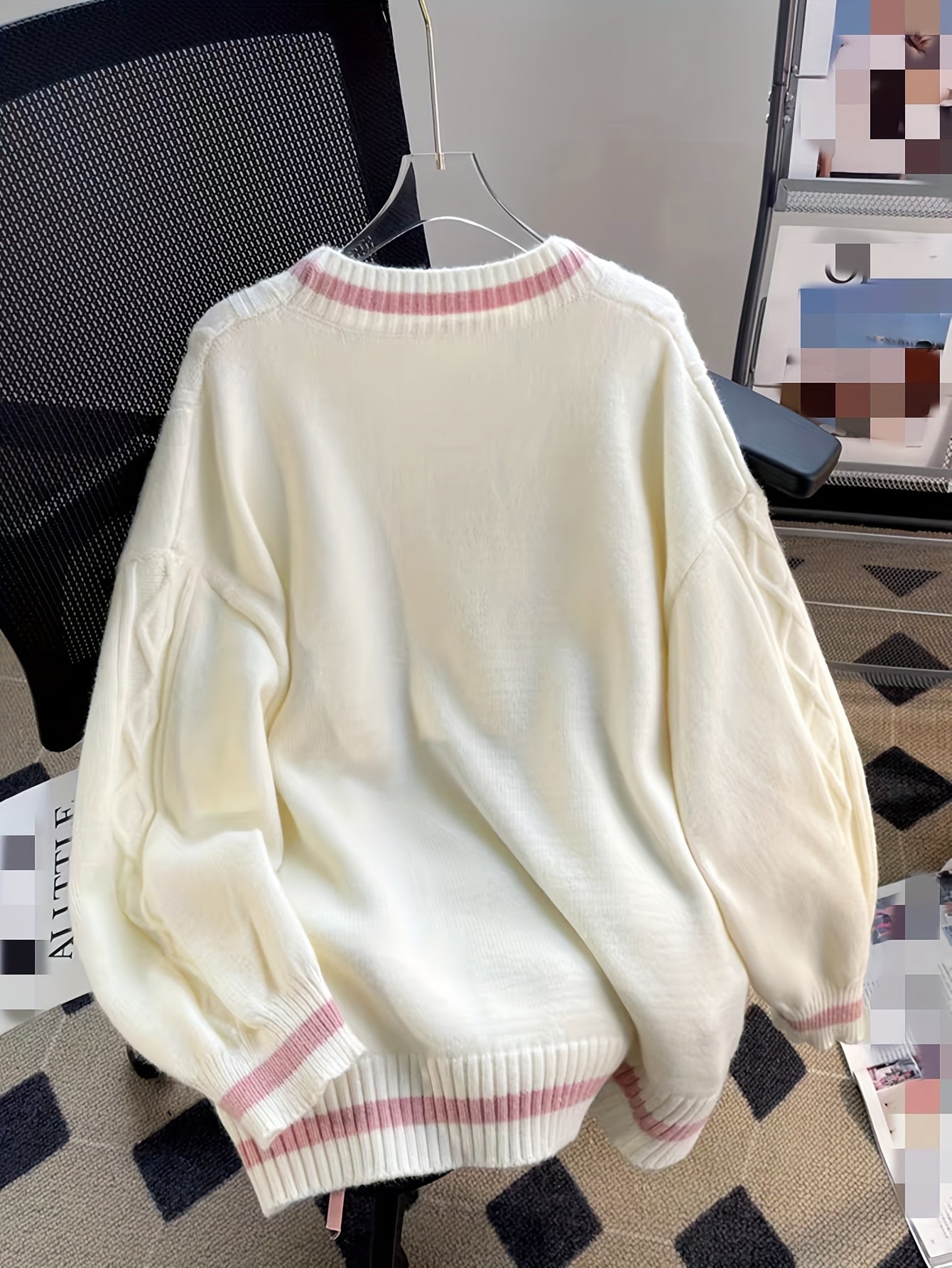 Ayollar uchun V-shaklidagi kardigan, rangli blok dizayni, akril aralashmasidan to'qilgan sviter, tugma tafsilotlari va tortish simi, barcha mavsumlar uchun mos.