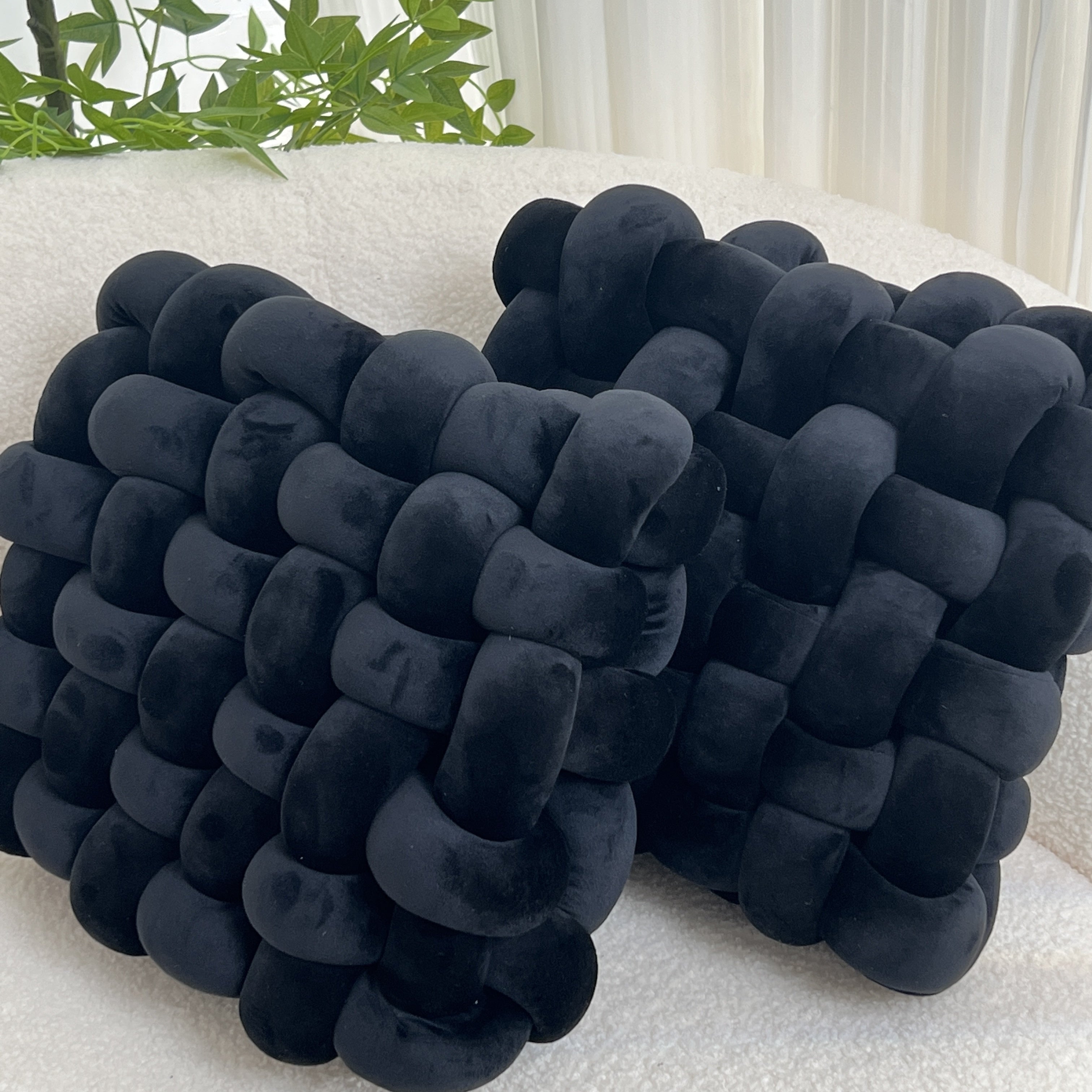 Мягкая подушка в виде узла, идеальна для домашнего декора в гостиных, спальнях и офисах.