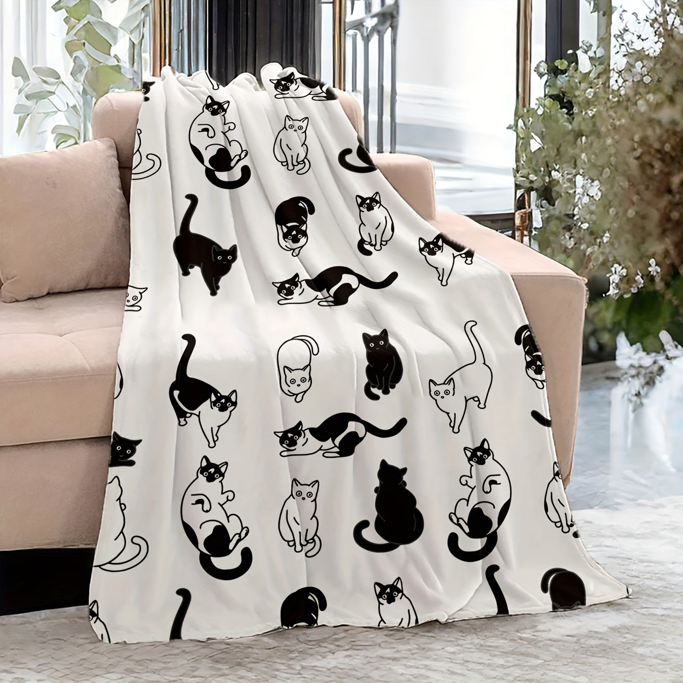 Fleece Throw Blanket with Cartoon Kitty Print Soft Cozy All-Season Home Office Travel