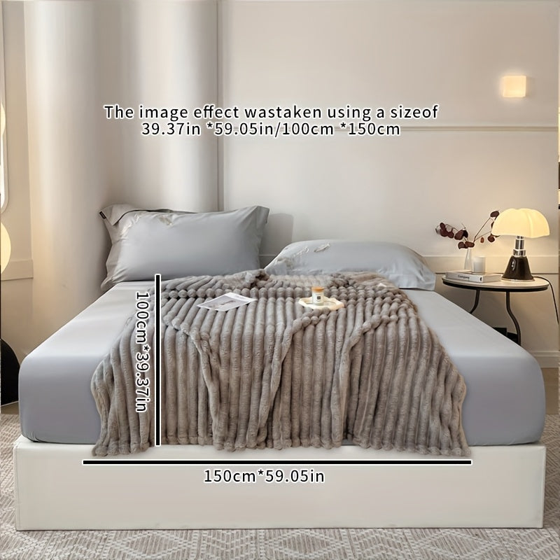 Faux Fur Throw Blanket Ultra-soft Snug for Sofa Bed and Home Decor