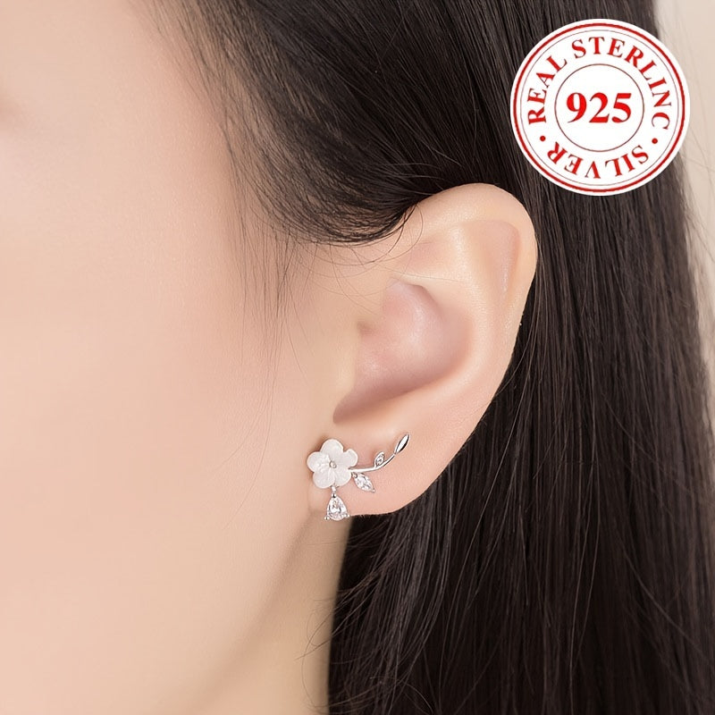 Pendientes de plata de ley con flor de ciruelo y colgantes de zirconia cúbica para mujer