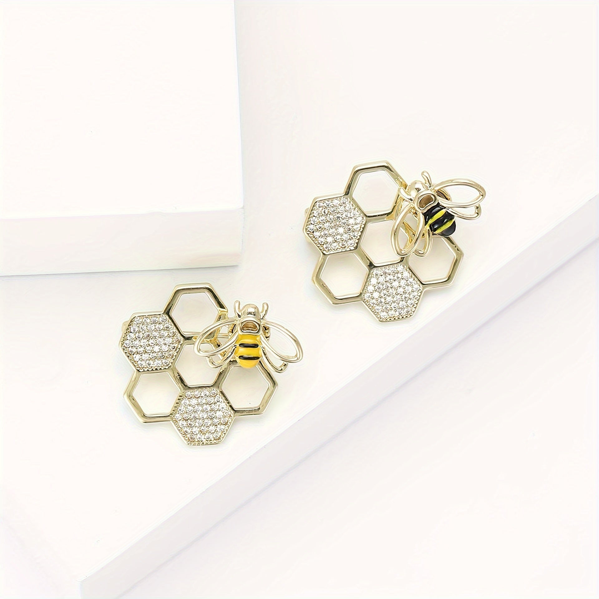 Minimalist Alloy Honeycomb Bee Brooch with Cubic Zirconia Geometric Design for Women