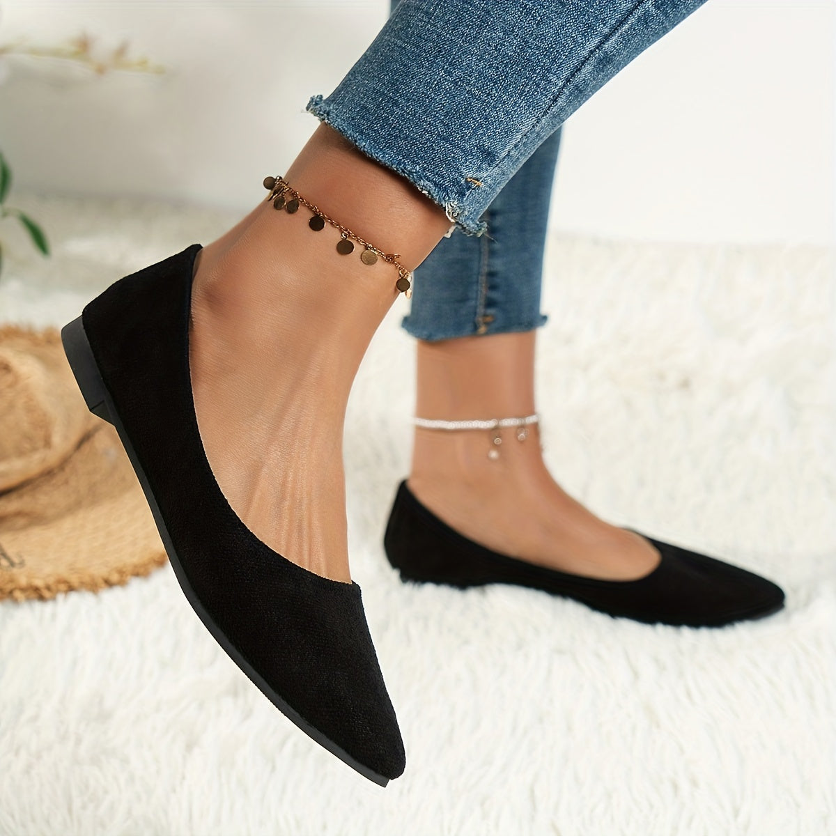 Women's Lightweight Pointed Toe Slip-On Casual Flats with Non-Slip Rubber Sole