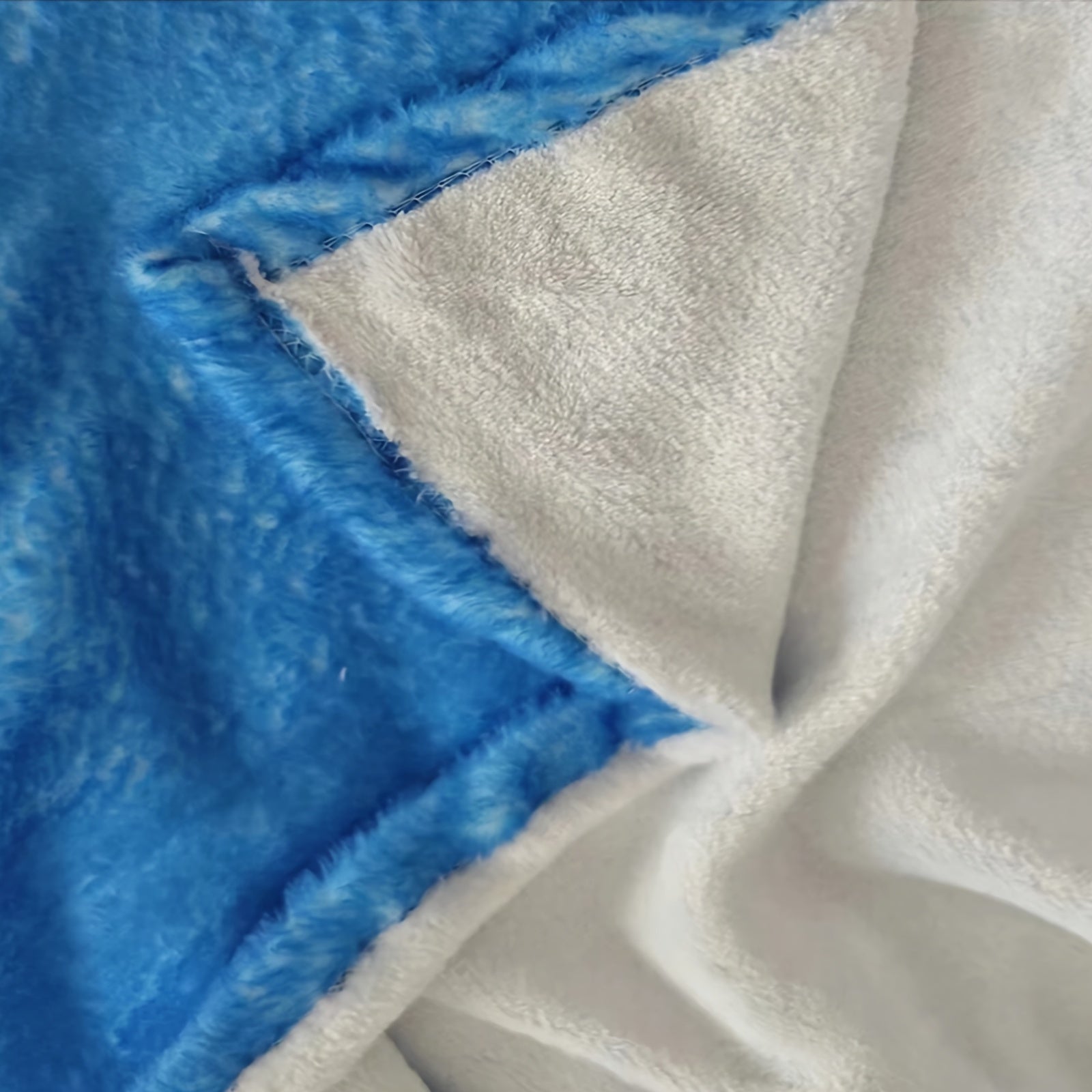 Custom 3D Digital Print Flannel Blanket Hypoallergenic Soft Tear-Resistant Lightweight Gift for Bed Sofa Camping