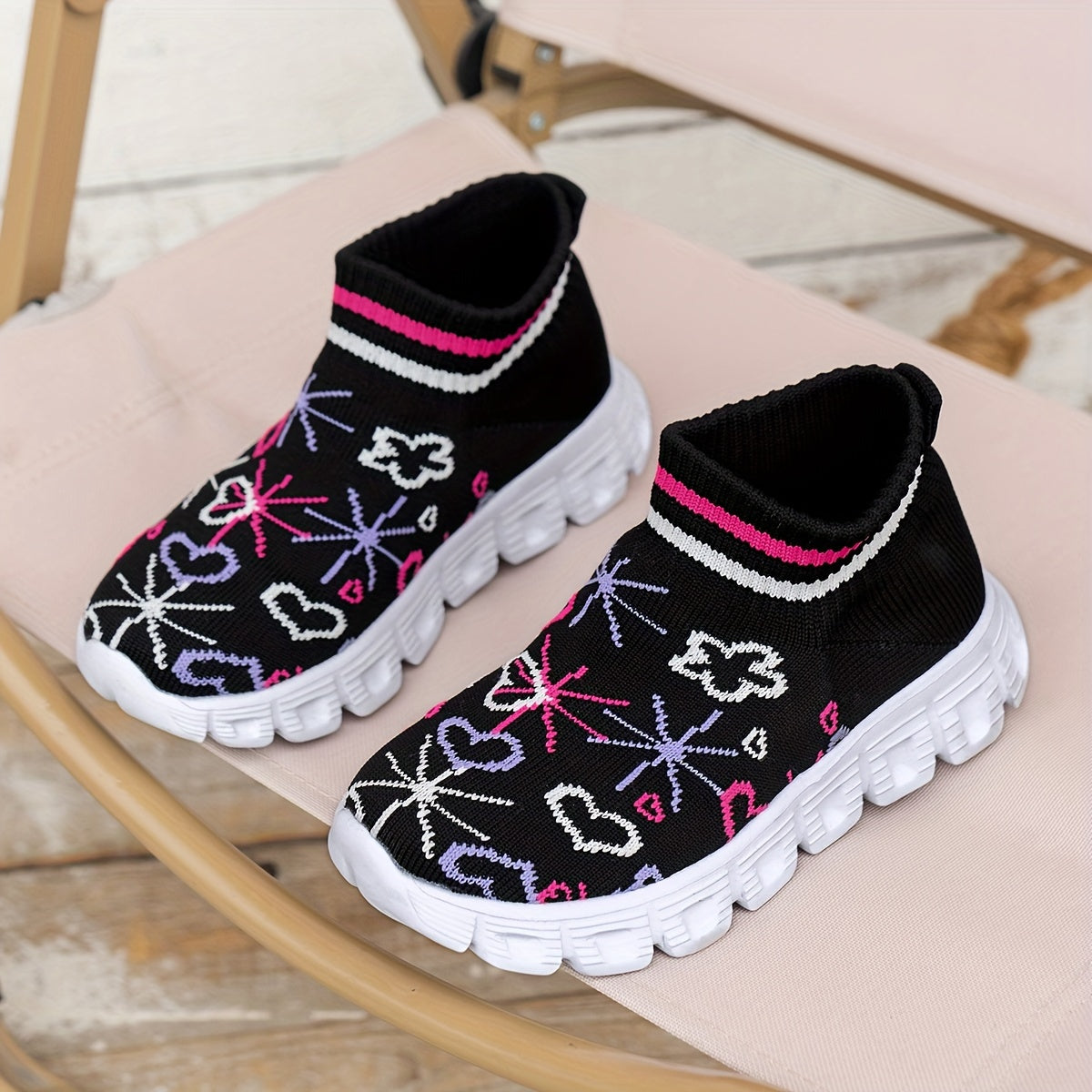 Kids Girls Boys Casual Sneakers with Embroidered Heart and Star Pattern Mid Top All-Season