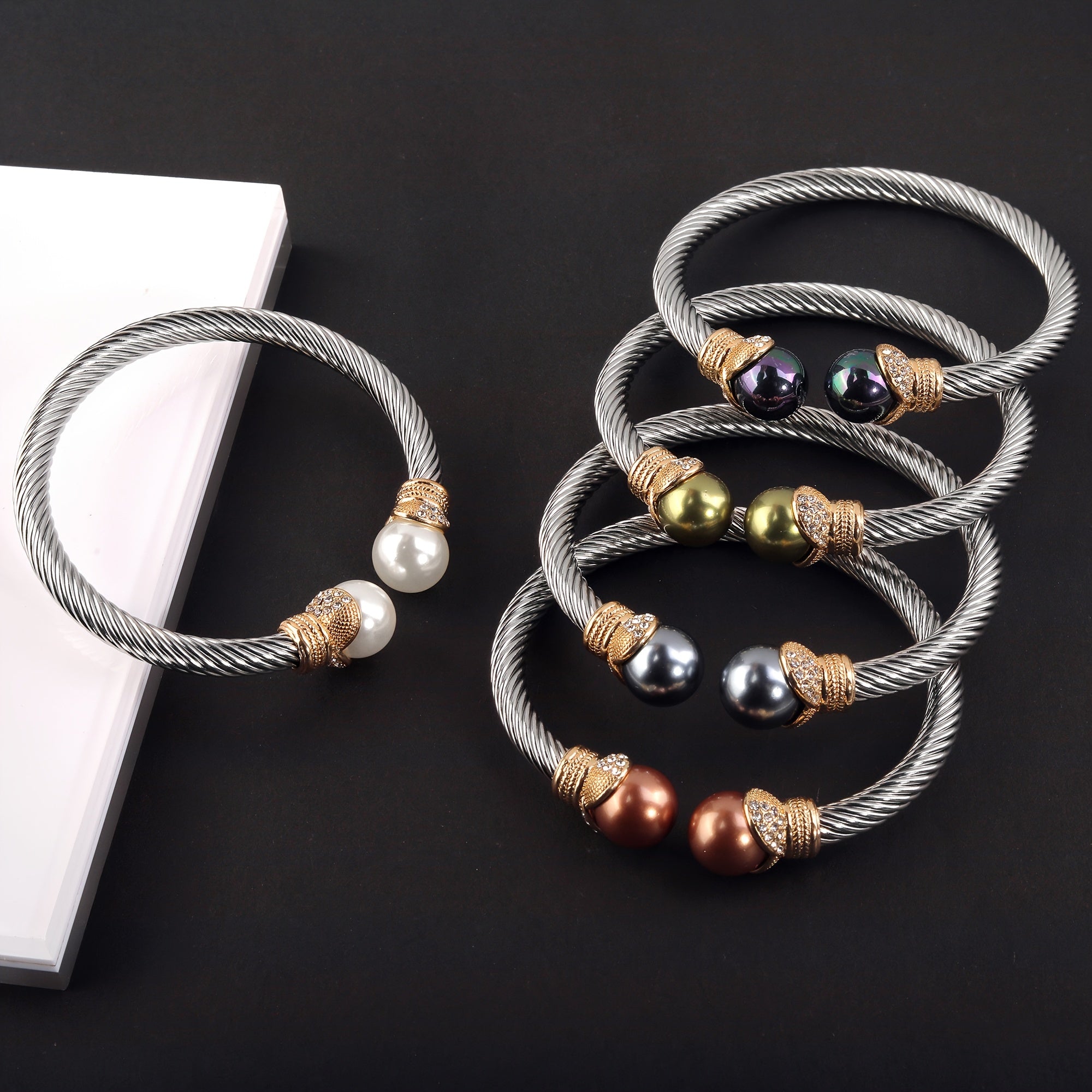 "O'ralgan Kabel Bangle Bilaguzuk, 12mm Oniks bilan Elegant Noxush Po'latda - Ona va Singil uchun Ideal Sovg'a, Kundalik Kiymak uchun Zo'r va 14-fevral, Yagona Parcha"