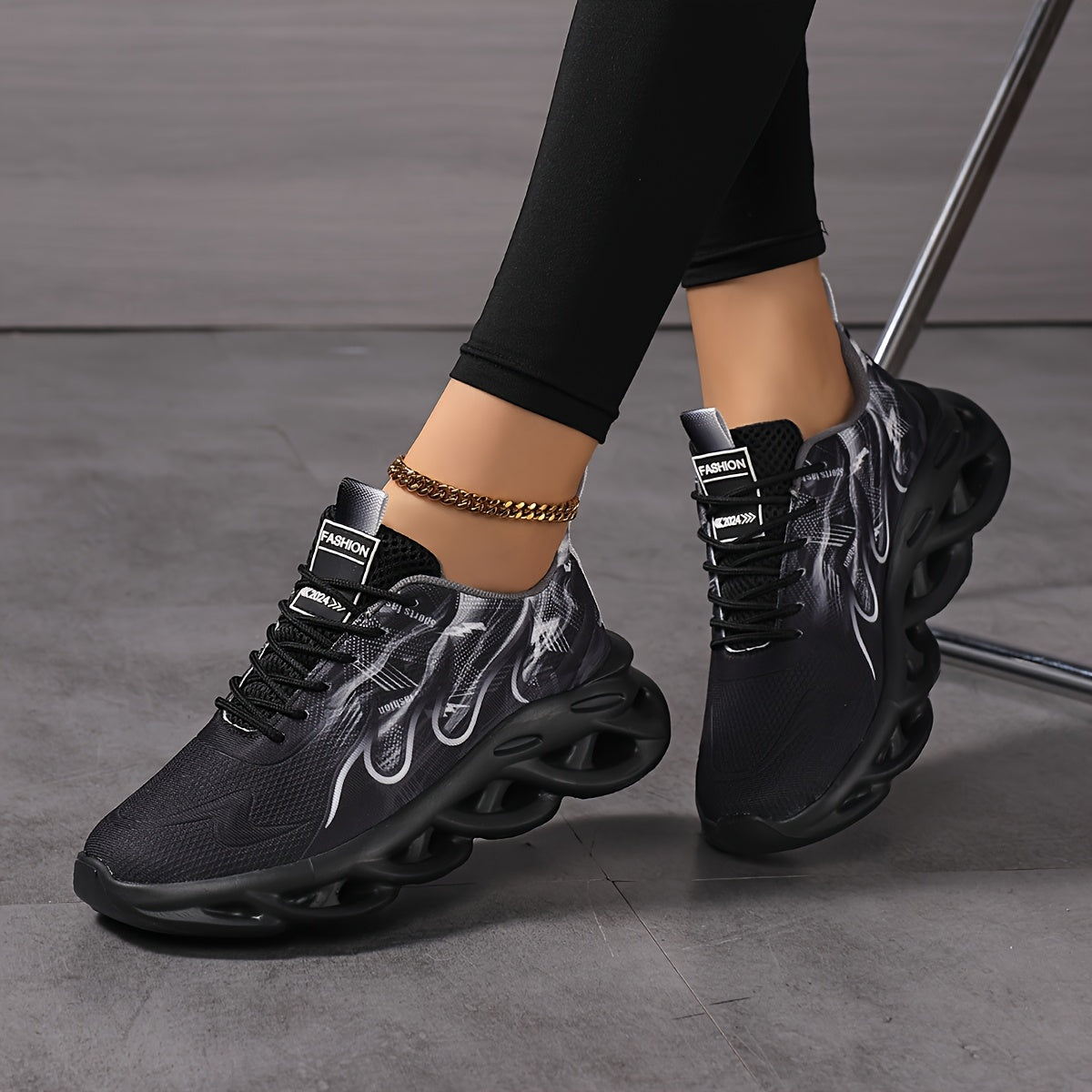Women's Mesh Fabric Sneakers Low Top Lace-Up All-Season Casual Running Shoes