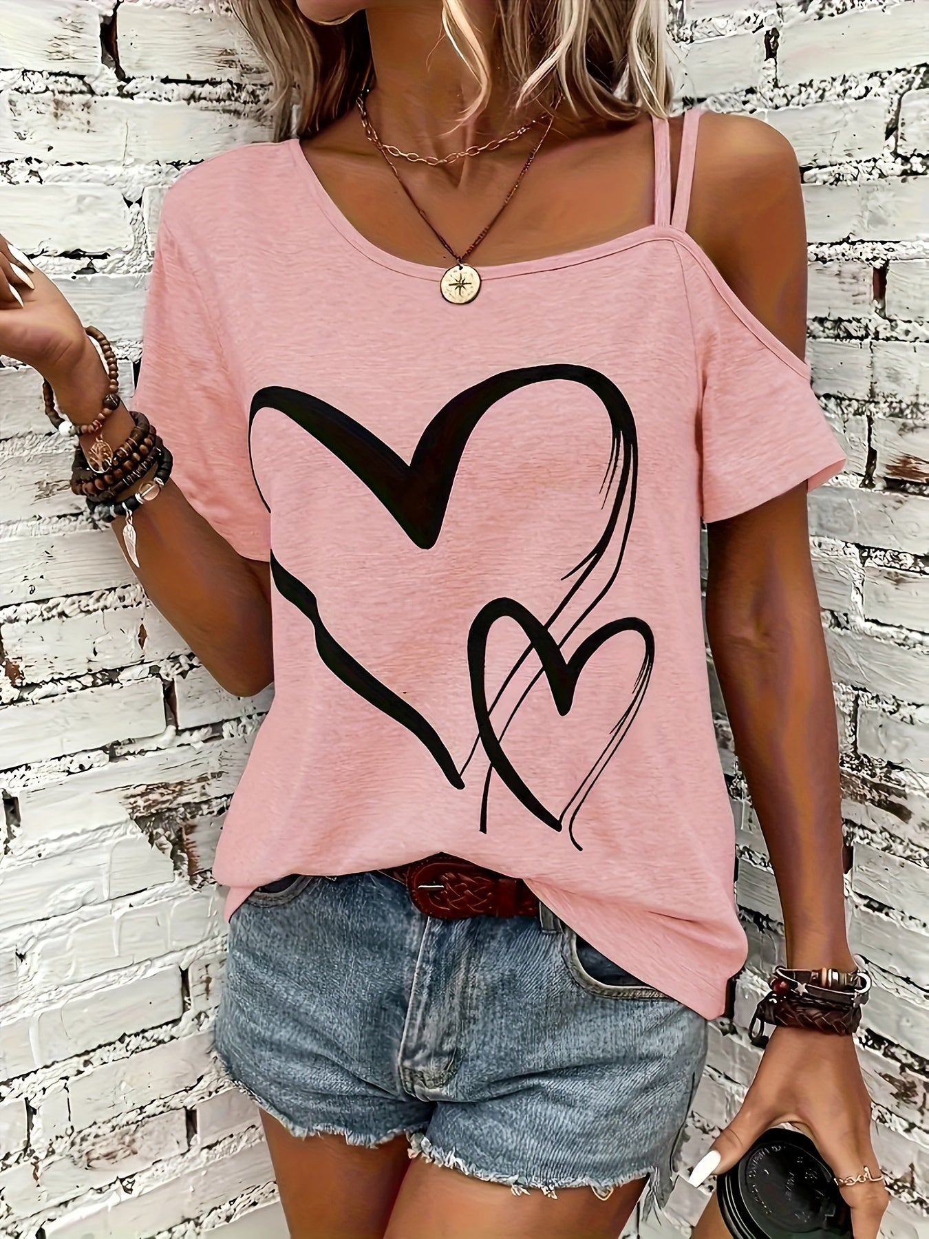 Blusa asimétrica de manga corta con estampado de corazones y hombros fríos para mujer