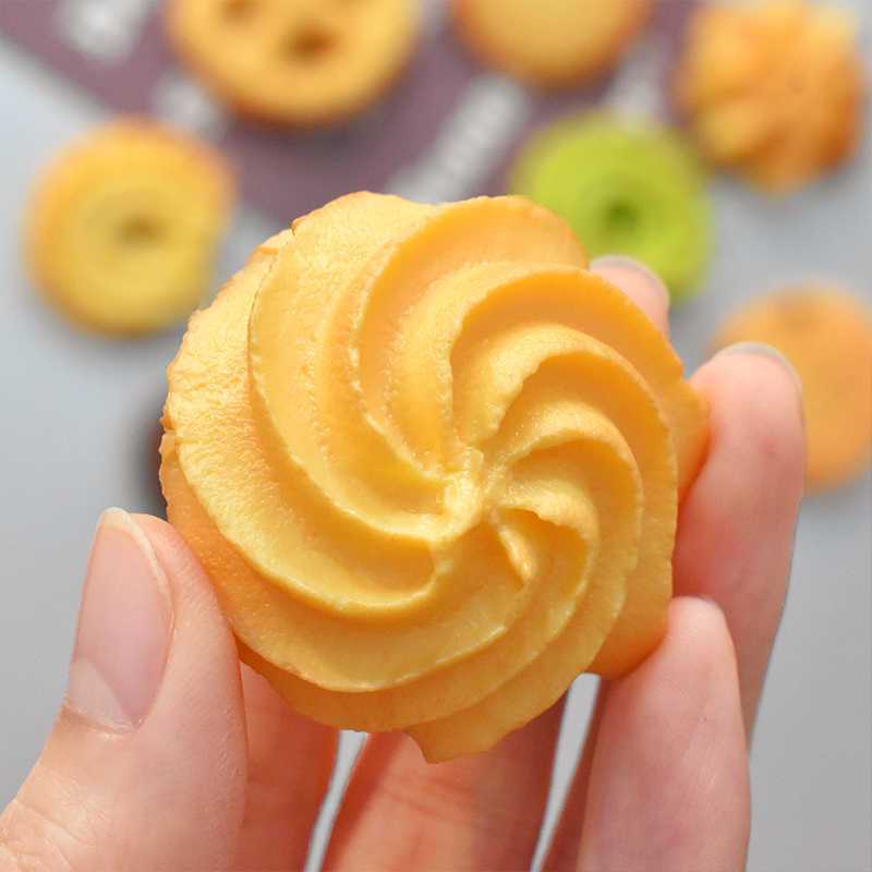 Nine-Piece Magnetic Cookie-Shaped Refrigerator Stickers Decorative Message Board for Back-to-School