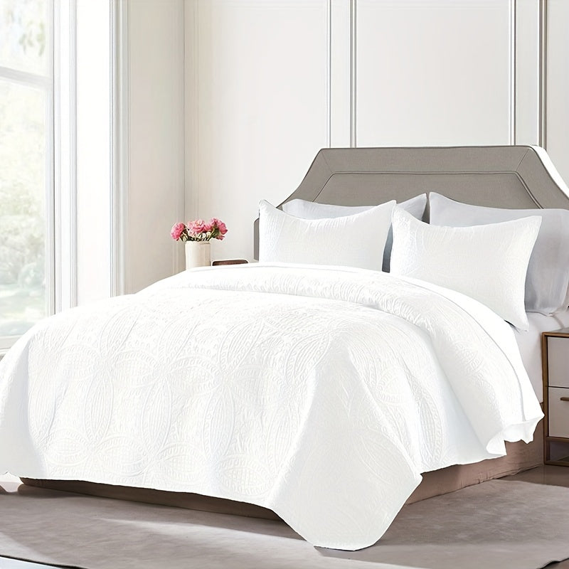 3-Piece Ultrasonic Embossed Polyester Bedspread Set with Quilt and Pillowcases for Modern Bedroom Decor