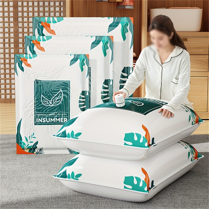 PVC materialidan tayyorlangan to'rtburchak shaklidagi uch dona Space Saver vakuum saqlash sumkasi kiyim, yotoq, yostiq, ko'rpa va ko'rpachalarni siqish va muhrlash uchun. Elektr energiyasi talab qilinmaydi. Yostiq va kiyim saqlash uchun mos.