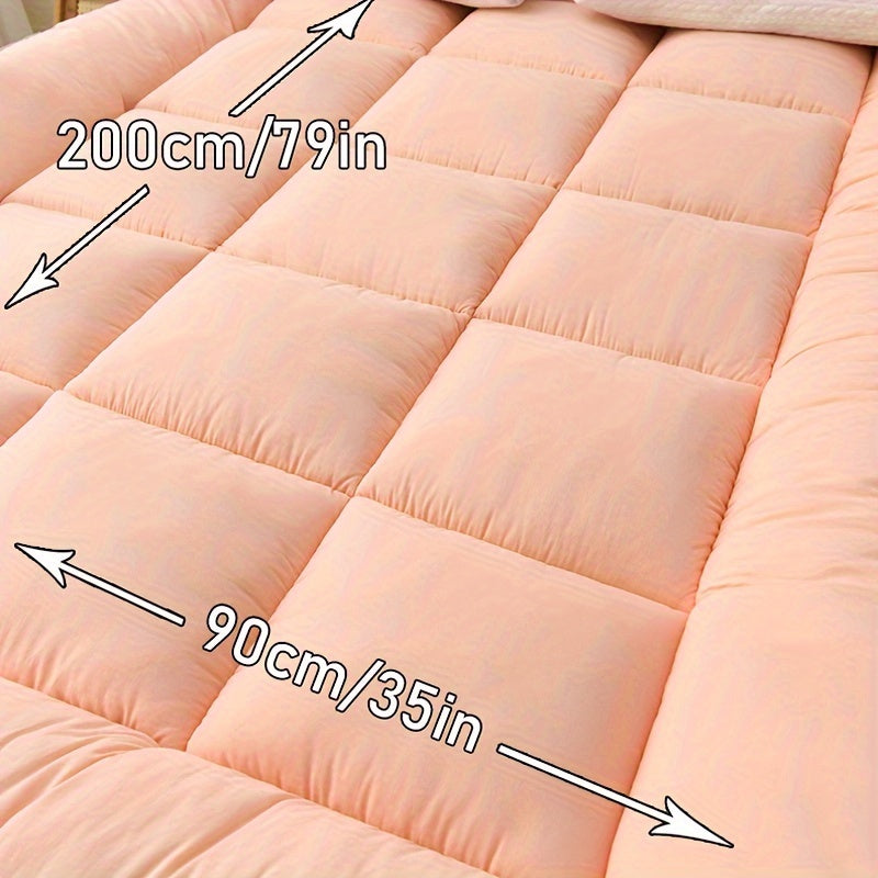 Роскошный стеганый матрасный топпер - мягкая и пушистая полиэфирная начинка и покрытие, дышащий, комфорт на все сезоны для спальни, гостевой комнаты или общежития - не водонепроницаемый, легко чистится, толщина 8-10 см.