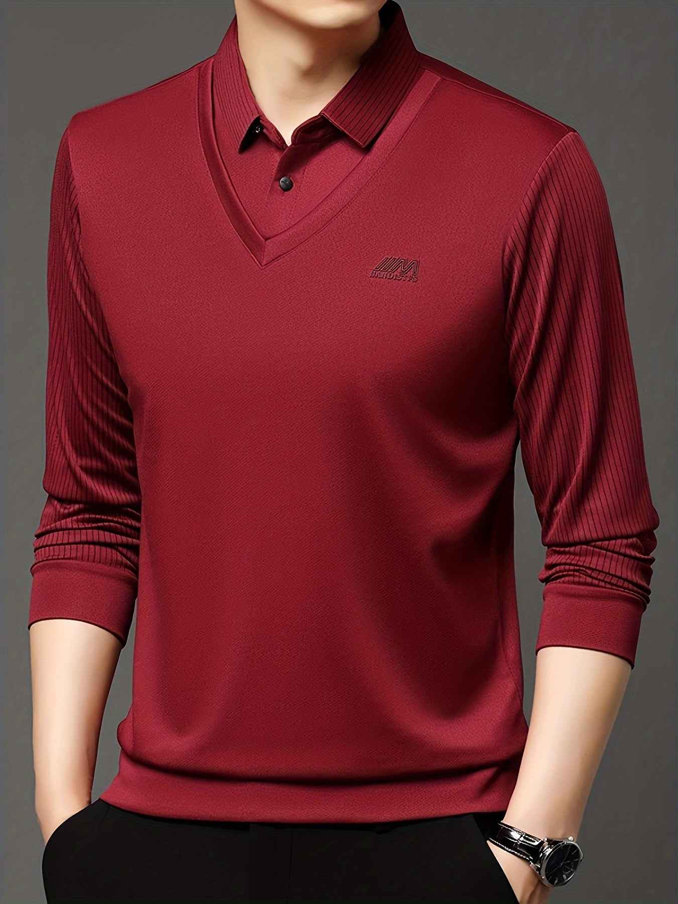 Suéter de punto a rayas casual para hombre con diseño de capas falsas y detalles de botones