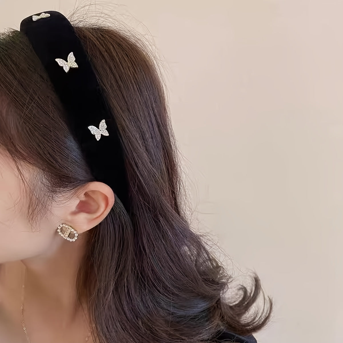 Yangi yuqori sifatli velur bosh bantlari, asalari dizayni, retro mato uslubi, ko'p funksiyali moda aksessuarlari; 1-2 dona.