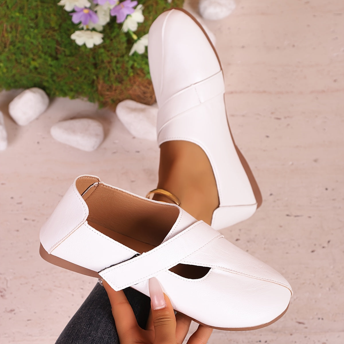 Women's Retro-Style Comfort Flats with Hook-and-Loop Fastener in Green