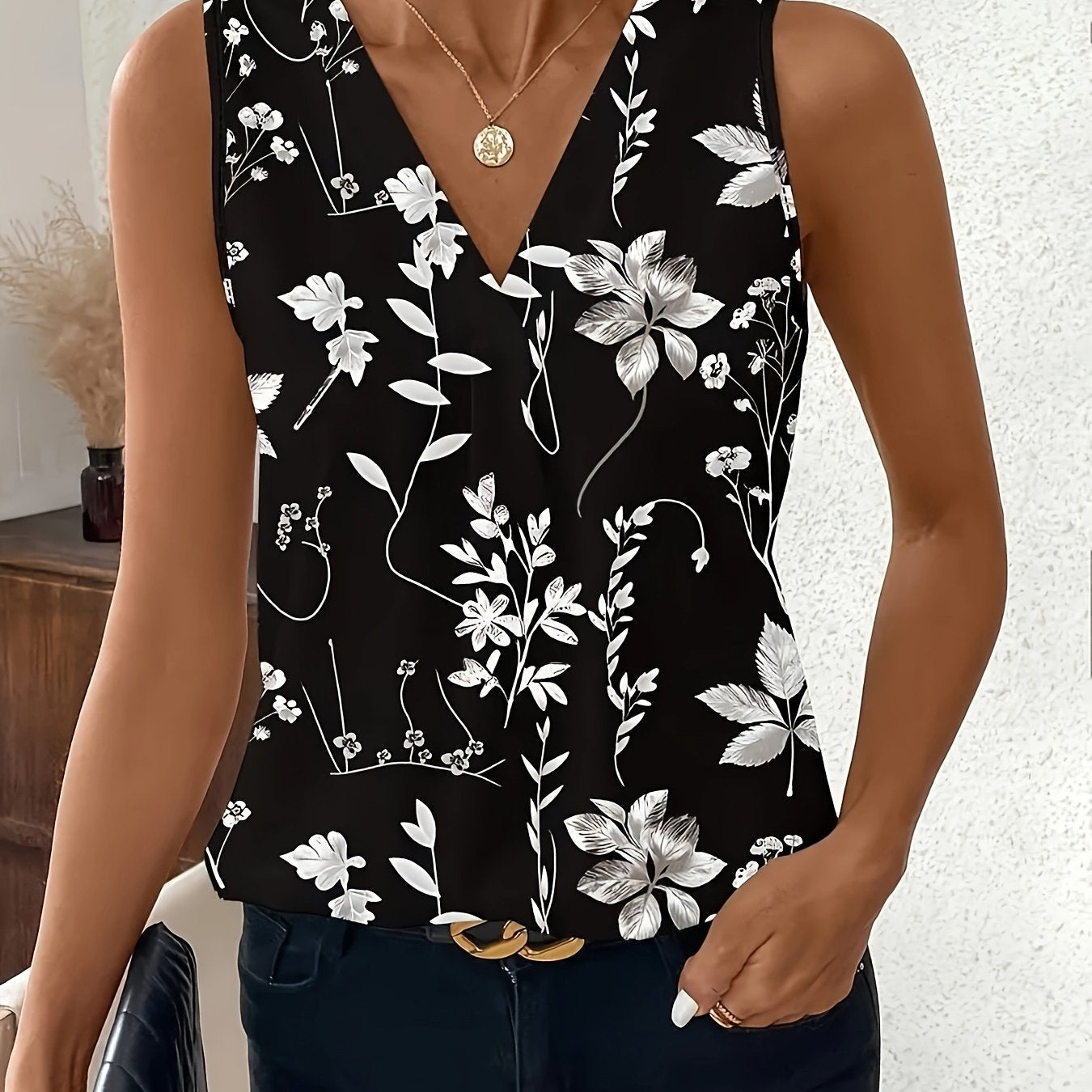 Women's Floral Sleeveless V-Neck Blouse Polyester Ruffled Lightweigh