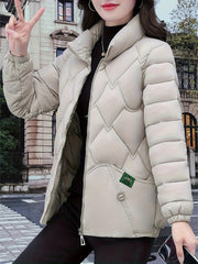 Kirish uchun tikuvchilik tafsilotlari bilan to'ldirilgan, plus o'lchamdagi O'rta Sharq uslubidagi polyester puff ko'ylagi.