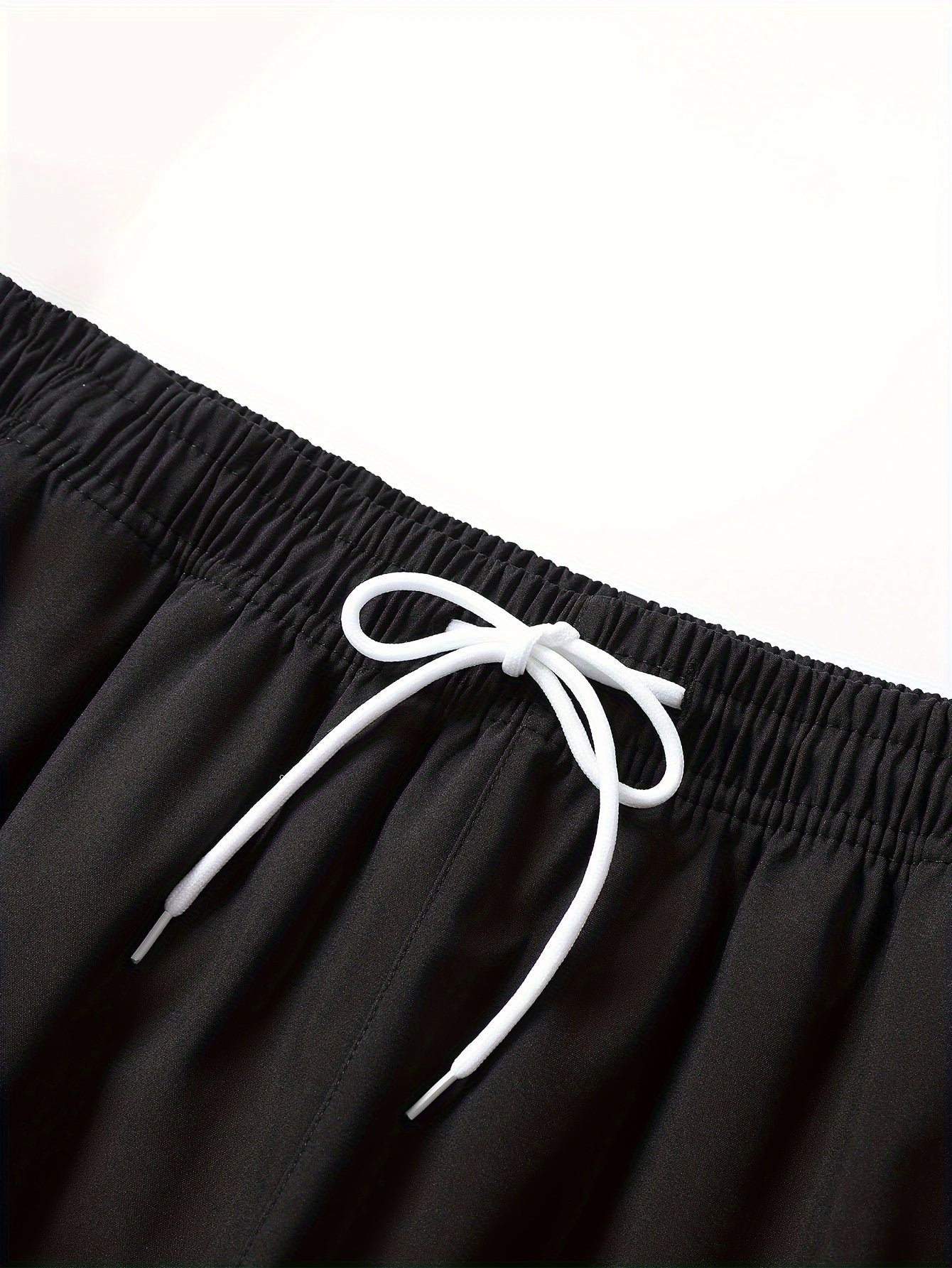 Yoz, kuz va qish mavsumi uchun kapüşonli kurtka, shortlar va shimlardan iborat erkaklar sport tasodifiy kostyumi, rang blokirovkasi bilan juft uslubida.