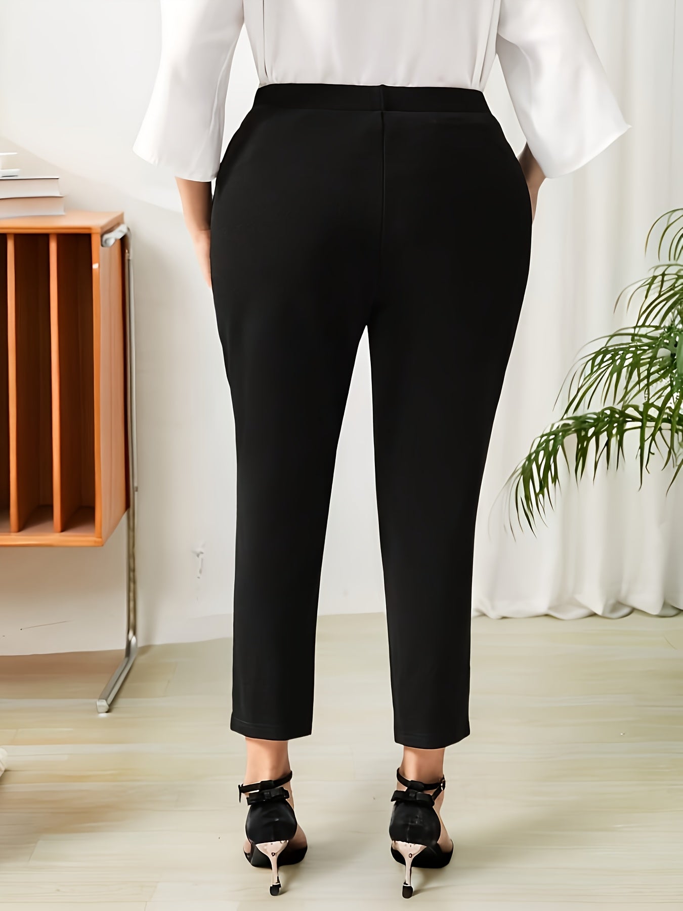 Women's Plus Size Beaded Embellished Black Capri Pants Slim Fit Mid-Thigh