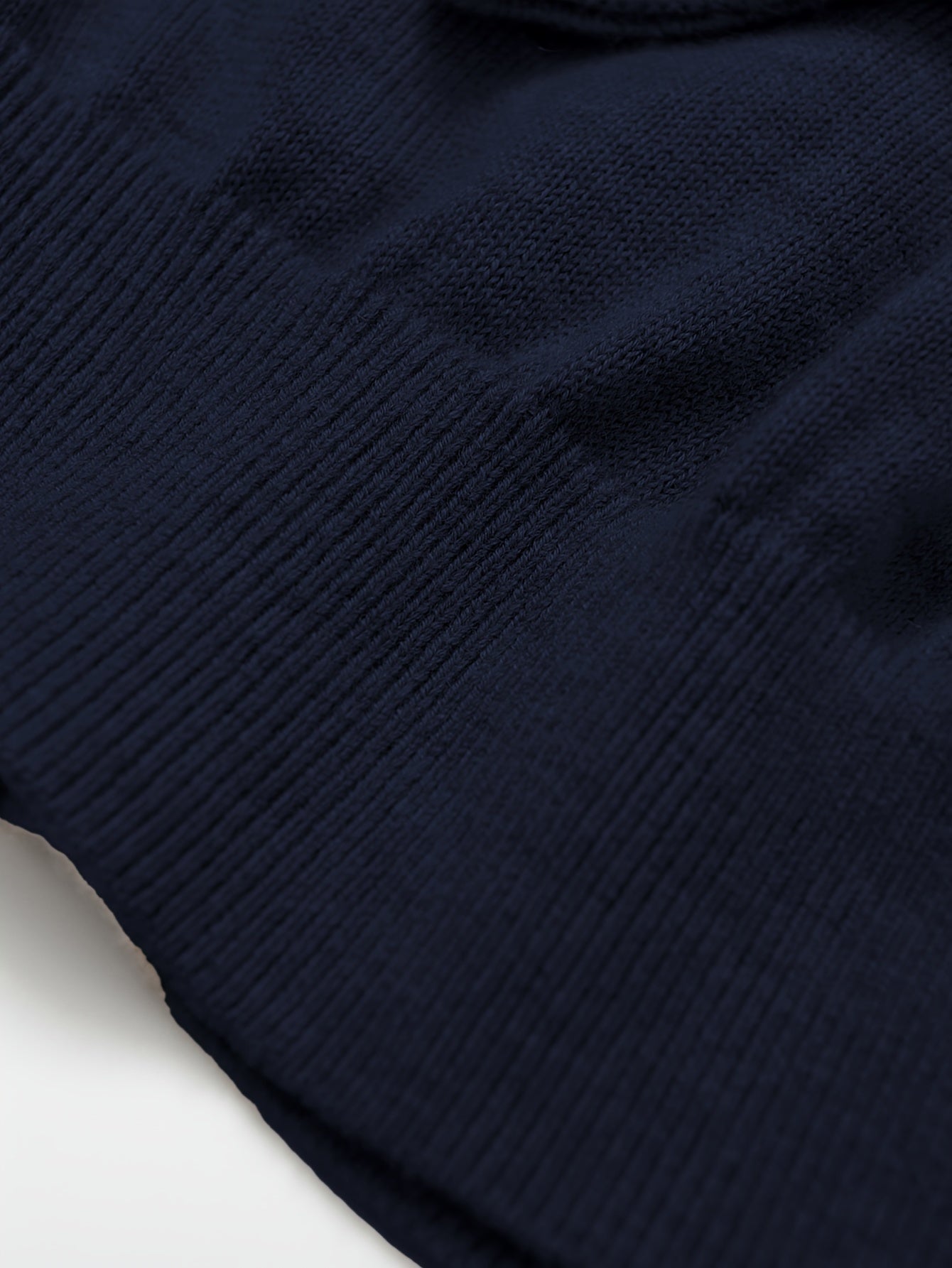 Suéter de punto ligero de botones en cuello en V en color mostaza para hombre de tallas grandes