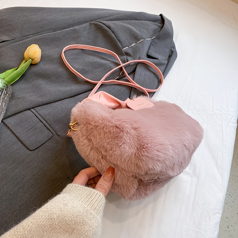 Стильная плюшевая сумка для путешествий с милыми деталями из искусственного меха, идеально подходящая для осенней и зимней моды.