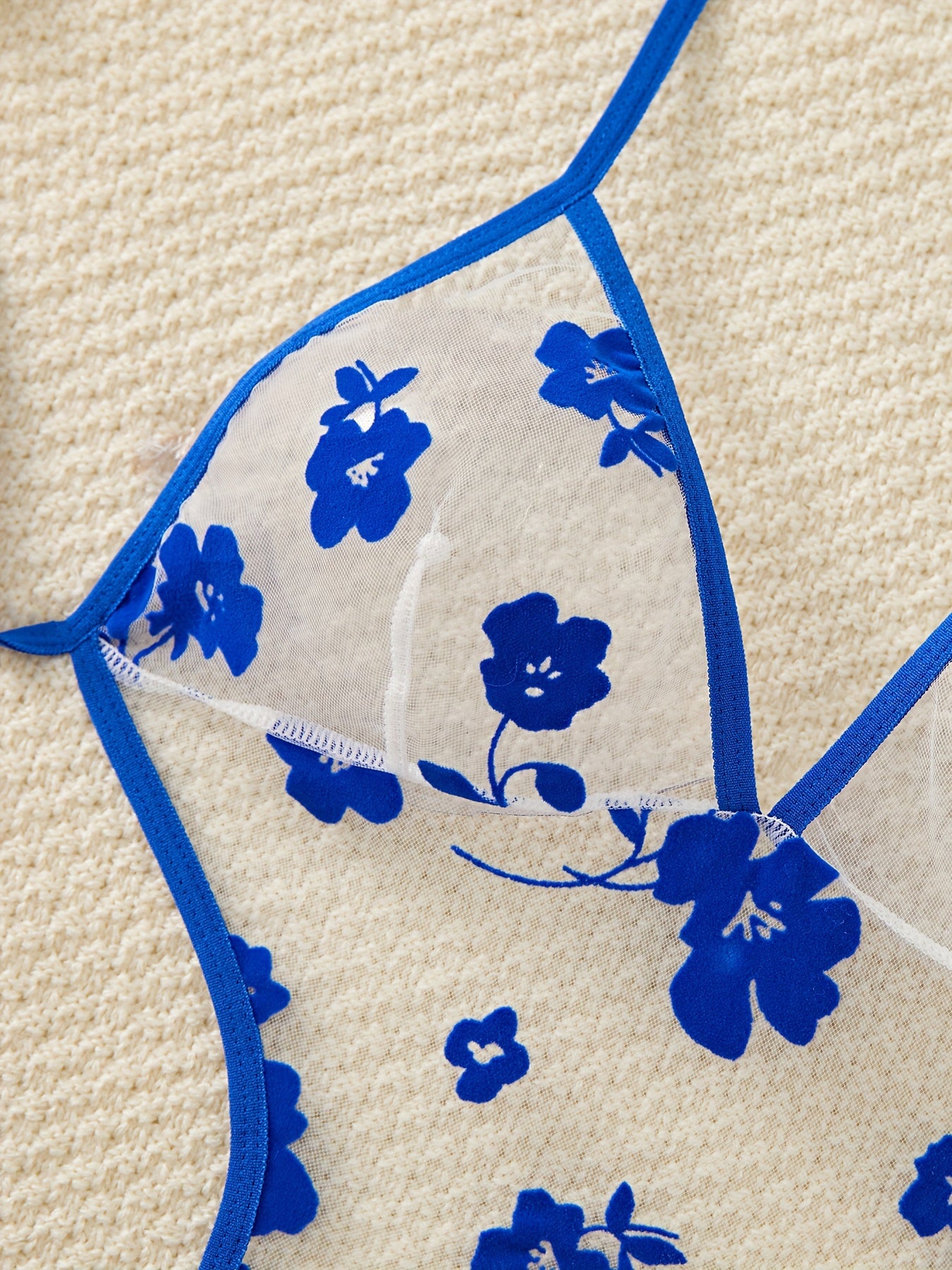 Ayollar uchun shaffof to'rli tanaga mos kostyum