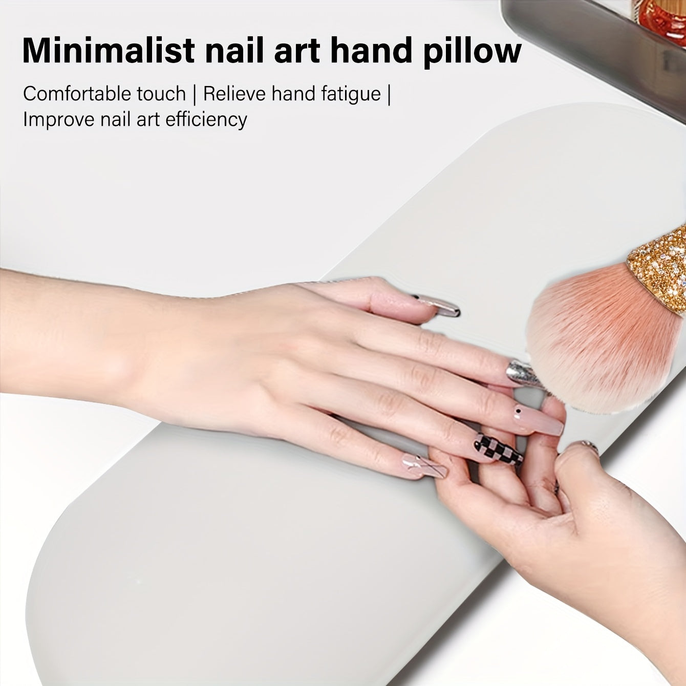 Nail art texnikalari uchun samaradorlikni oshirish maqsadida egiluvchan, ko'chma qo'l damgohi.