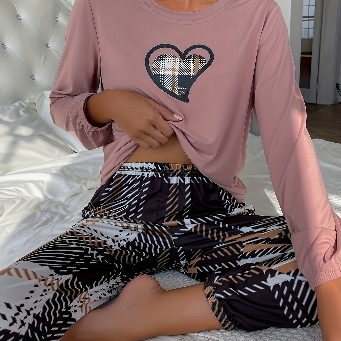Women's Heart Print Pajama Set Long Sleeve Crew Neck Plaid Pants Sleepwear Loungewear