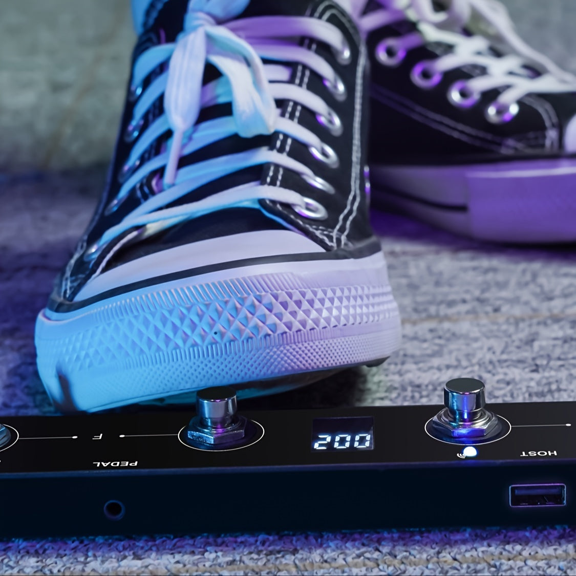 4 tugmachali, oyoq kalitli, USB orqali zaryadlanadigan, qayta zaryadlanadigan batareyali, MIDI host interfeysi va voltaji ≤36V bo'lgan simsiz MIDI boshqaruvchisi - Chocolate Plus modeli