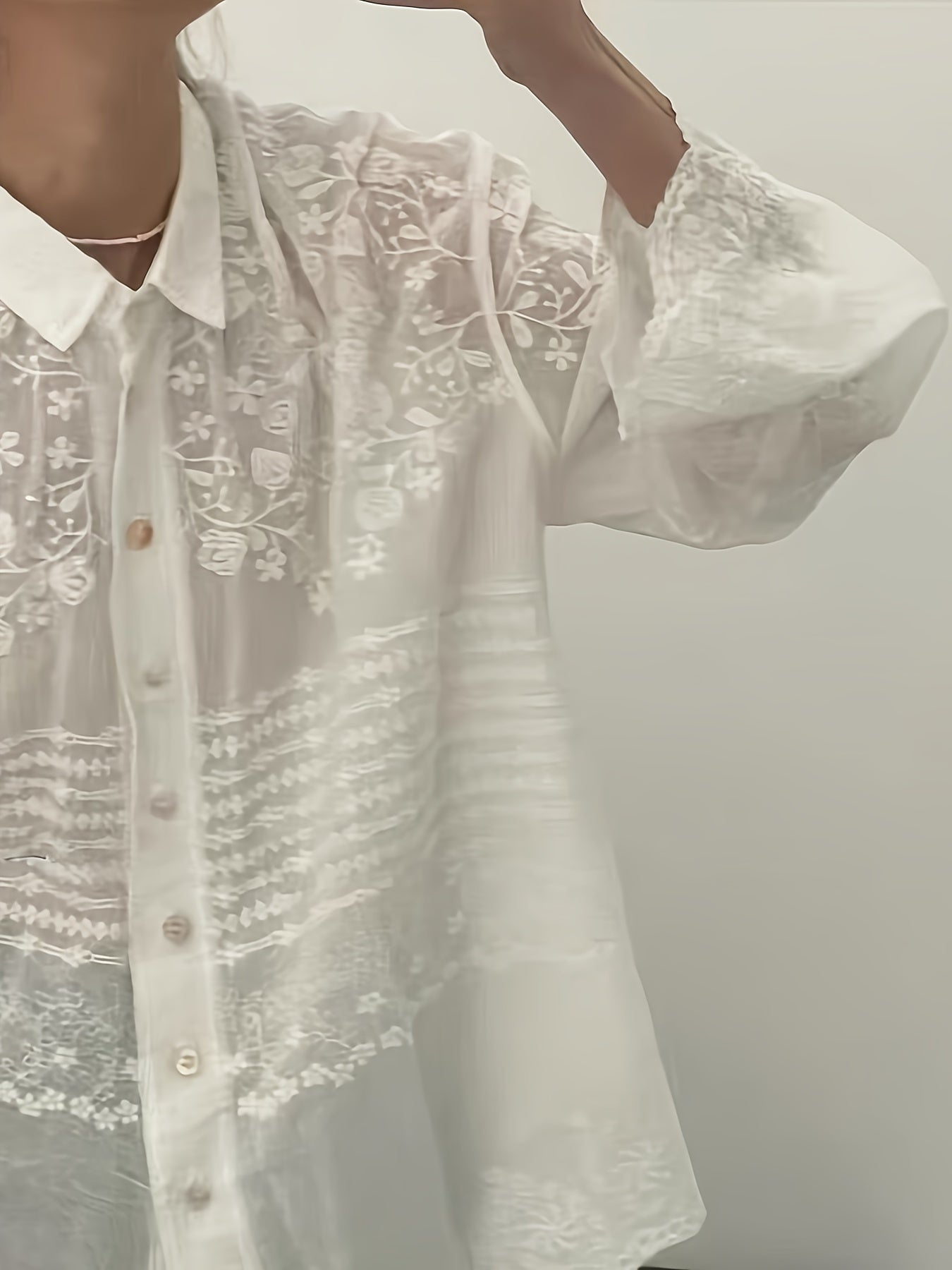 Ayollar uchun fransuz vintage uslubidagi uzun yengli to'qilgan bluzka, bahor va kuz uchun ko'p funksiyali. Tugmachali oq shaffof dantel tafsilotlari bilan keng va qulay dizayn.