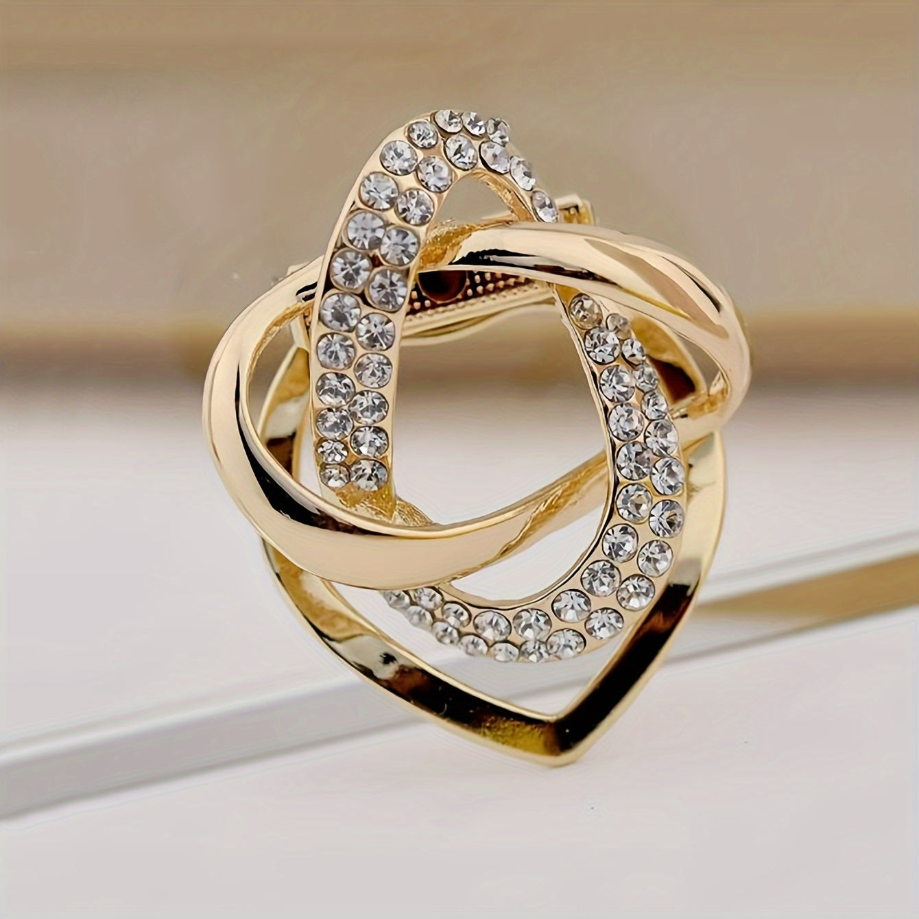 Set of 2 Stylish Scarf Clips Decorative Brooches for Shawls and Coats