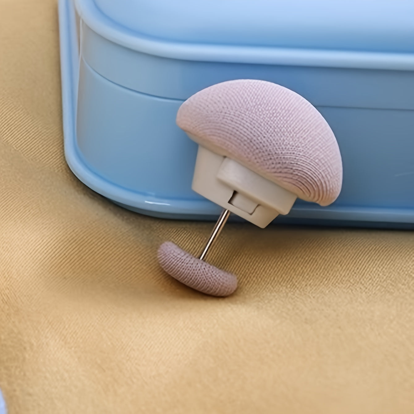 Set of 6 Non-Slip Quilt Clips for Comforters and Quilts in Assorted Colors