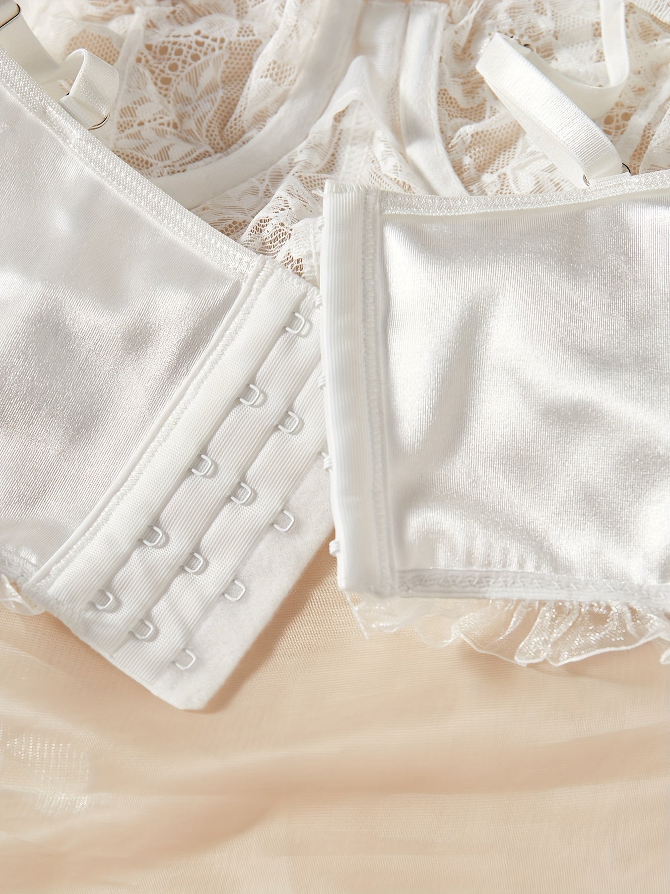 Gul naqshli dantel ichki kiyim to'plami, bir rangli, jozibali brassier.