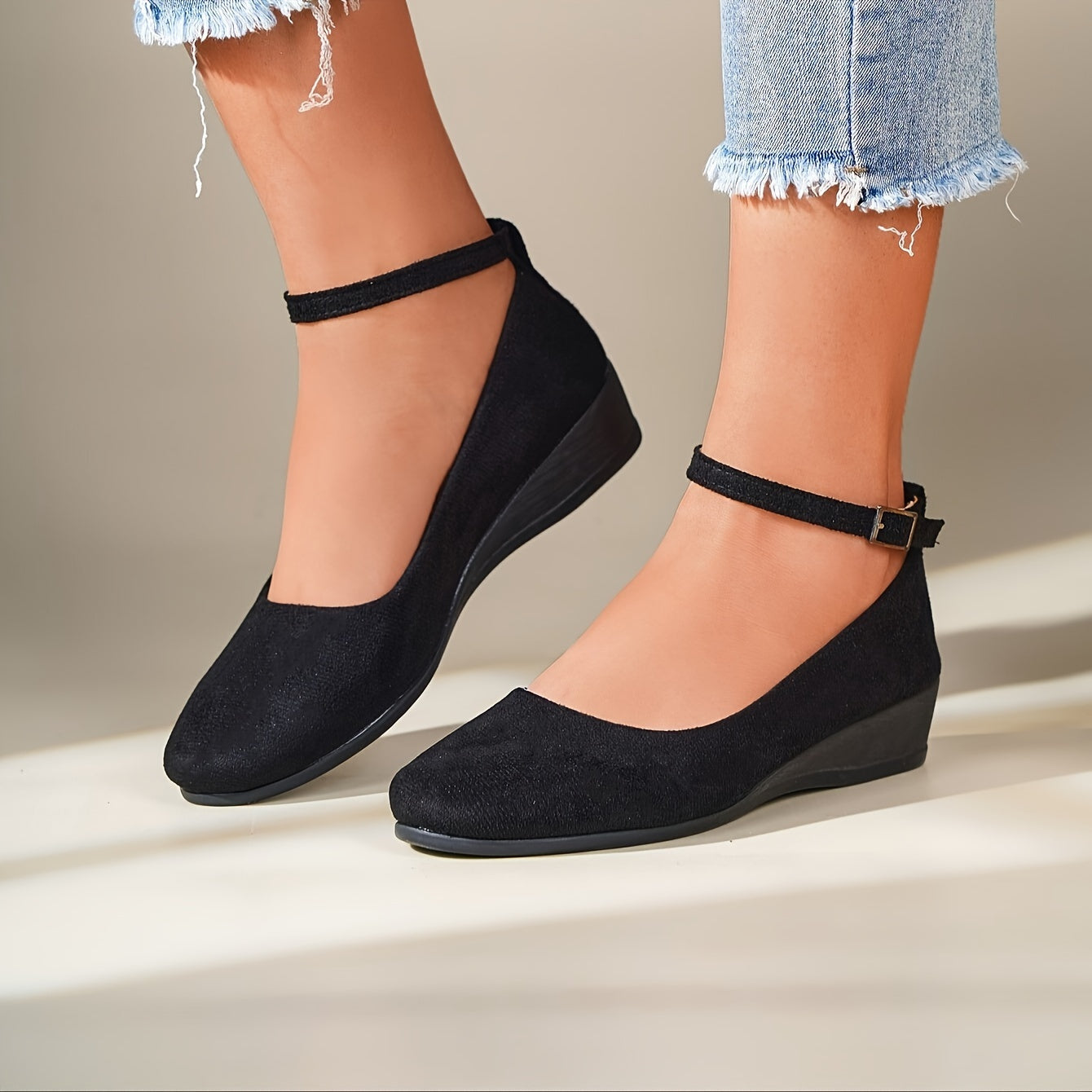 Women's Casual Shoes Low Heel Soft Material Ankle Buckle Strap