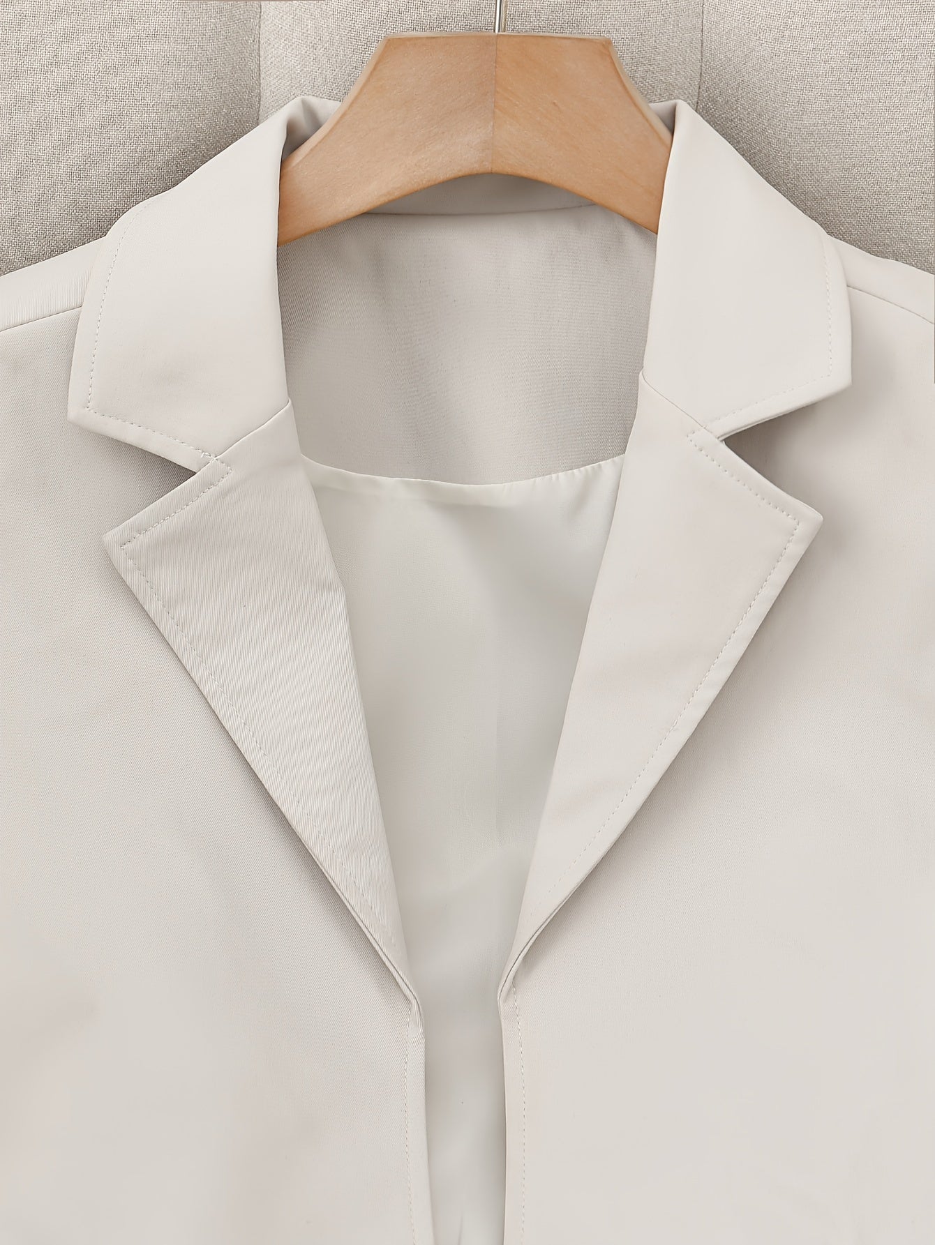 Conjunto de ropa de trabajo para mujer con chaqueta de manga larga y falda con abertura en poliéster