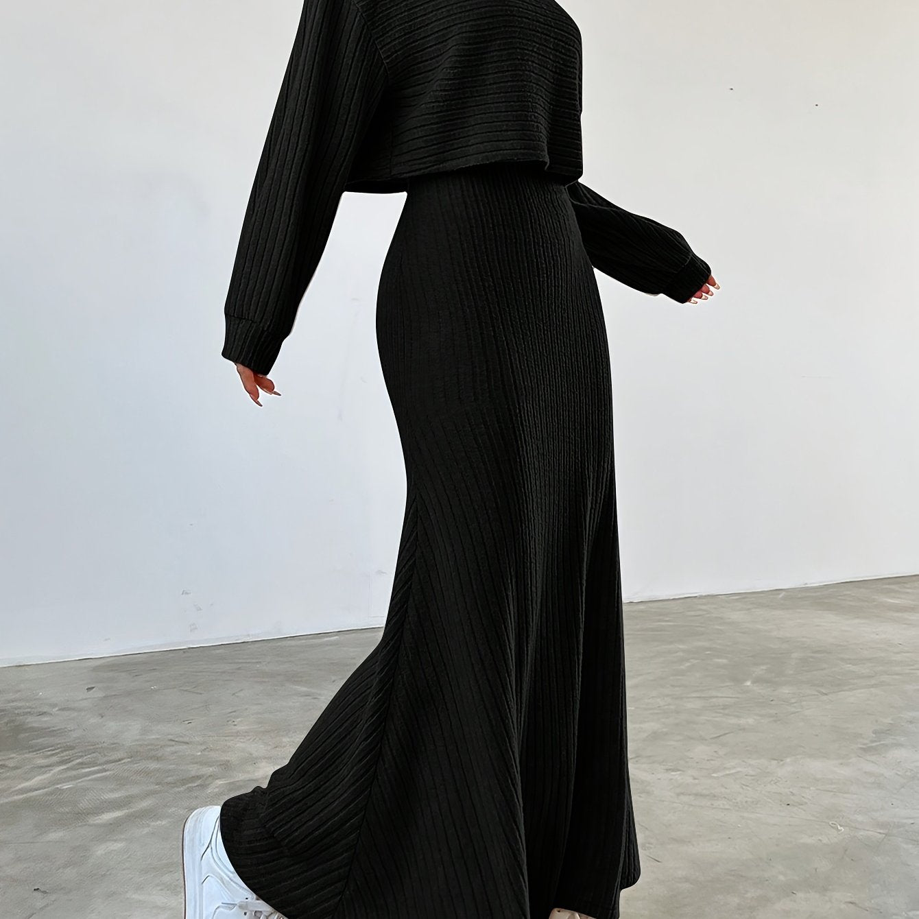 Conjunto de vestido acanalado con top de cuello redondo y vestido maxi sin mangas para mujer