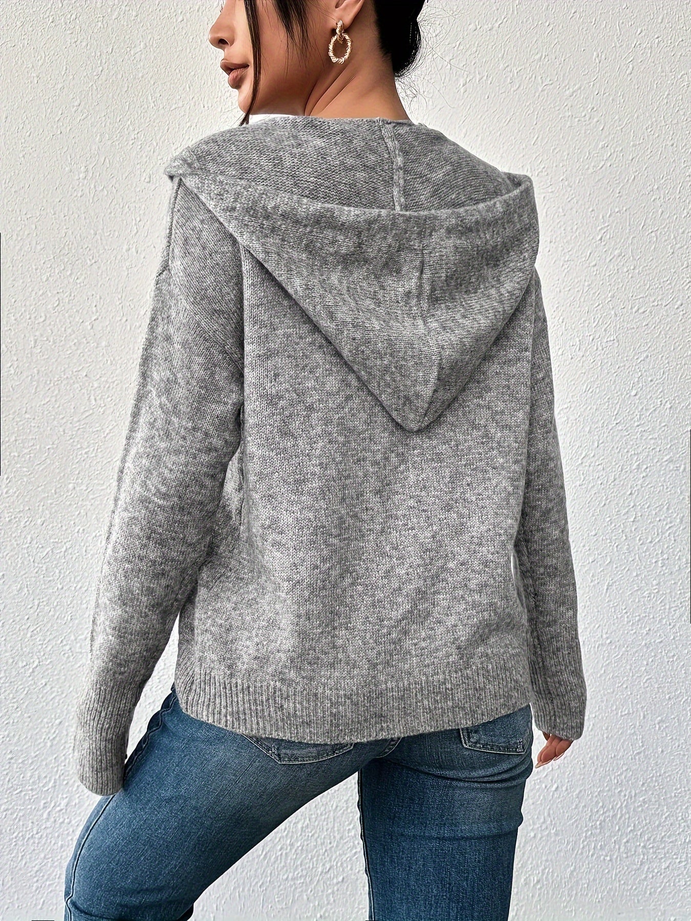 Ayollar uchun kengaytirilgan o'lchamdagi to'liq rangli qopqog'li tugma bilan yopiladigan kardigan