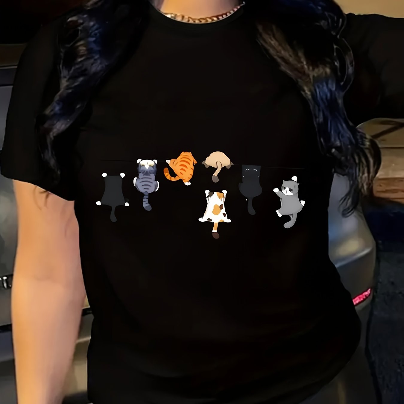 Plus Size Women's Black T-Shirt with Cat Illustration Casual Crew Neck