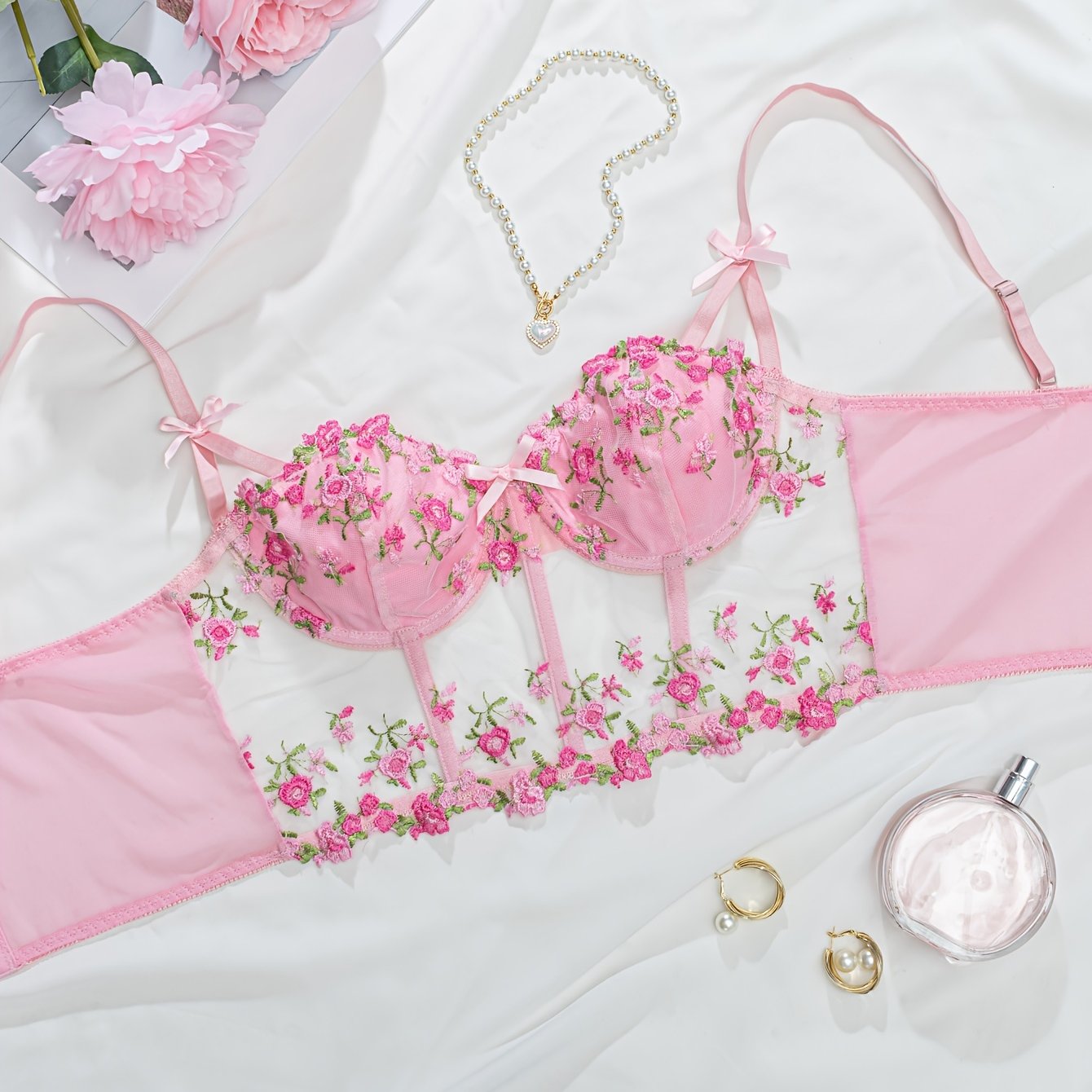 Orqa bo‘lsiz bra, bezakli tarmoq, sozlanadigan tokchalar bilan, yarim shaffof, nafis ayollar uchun