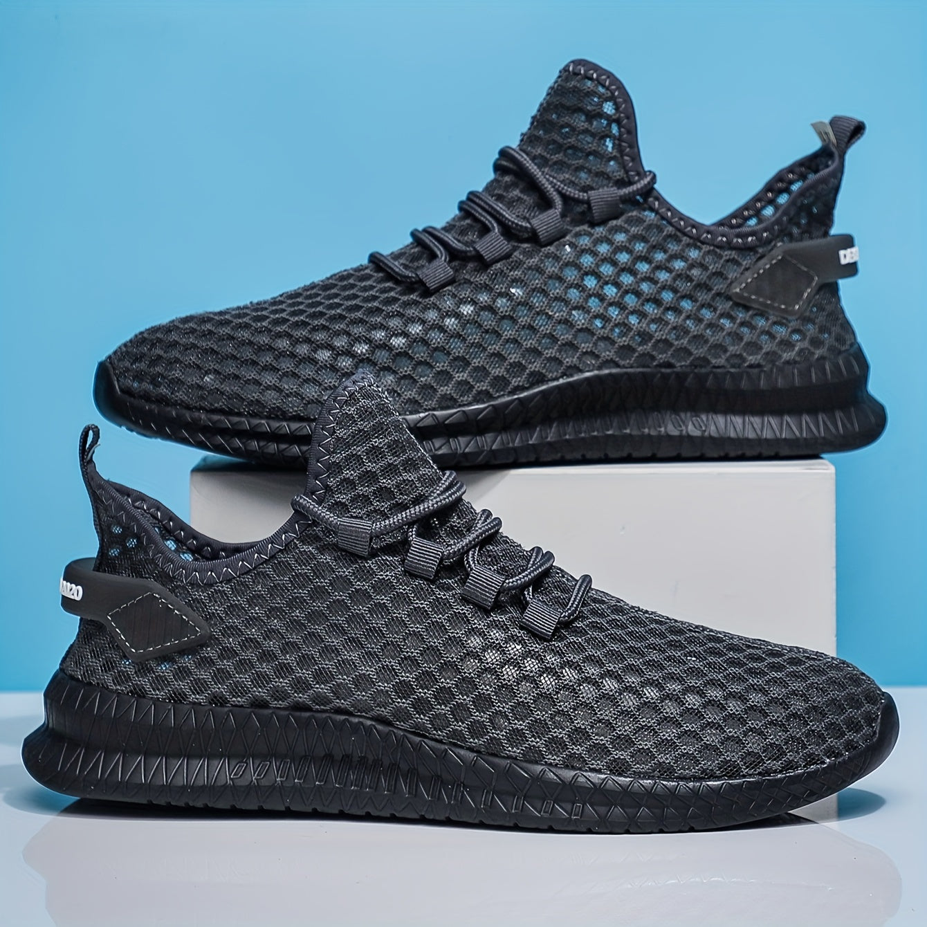 Men's Mesh Slip-On Running Shoes for Outdoor Workouts Lightweight Casual Sneakers