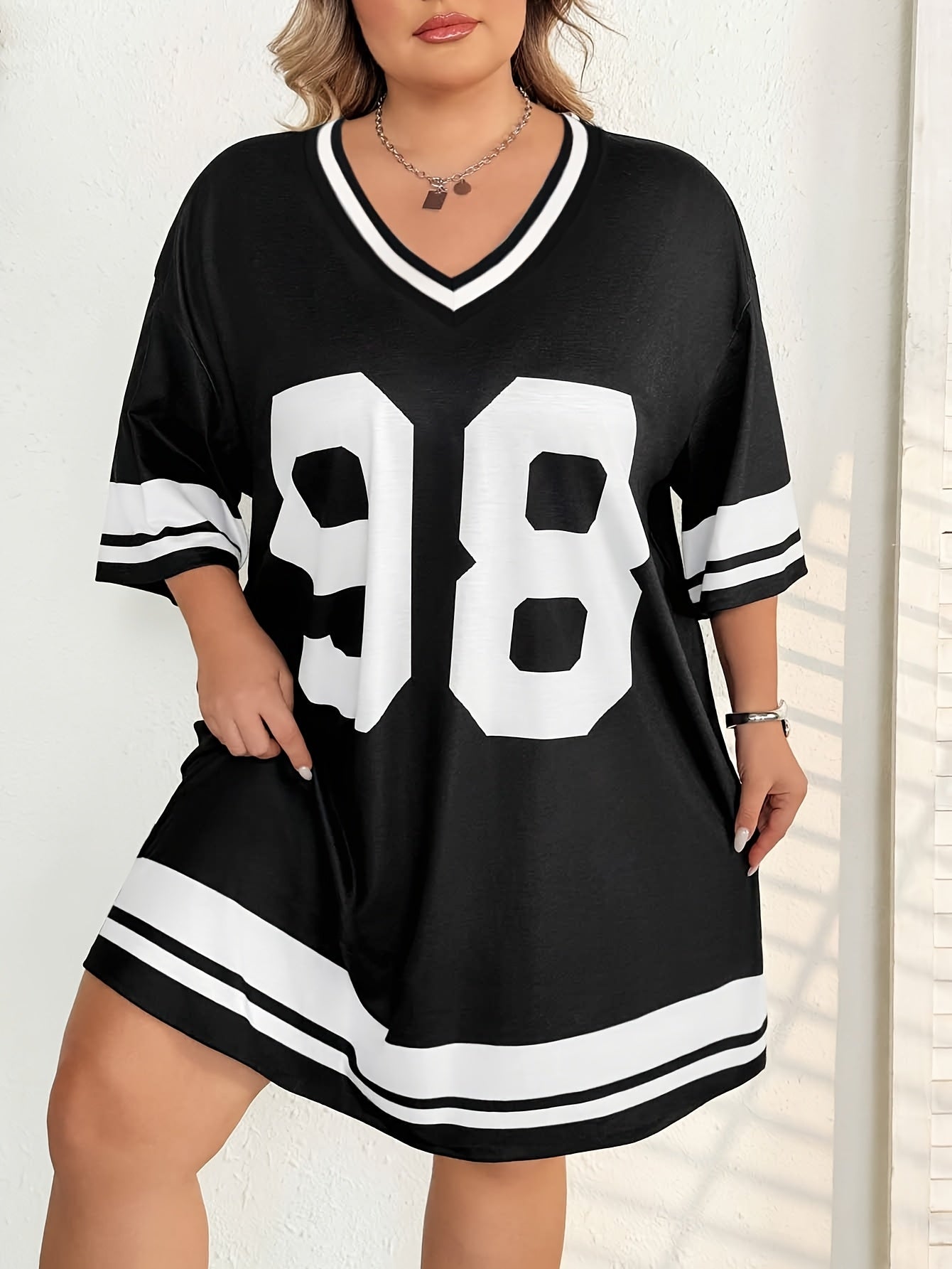 Plus Size Women's Graphic V-Neck Short Sleeve Dress All-Season Comfort