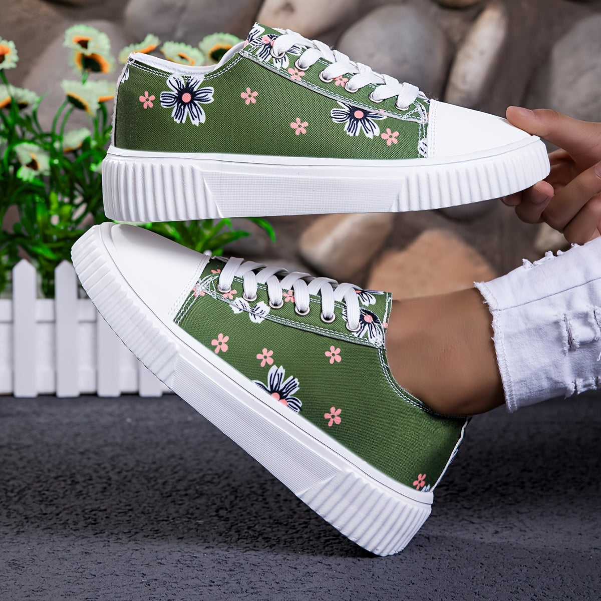 Women's Canvas Sneakers Casual Lace-Up Flats with Floral Print